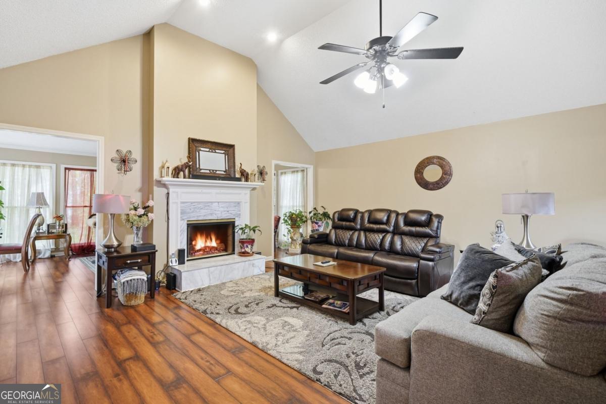1286 Lake Forest Lane Property Photo 11