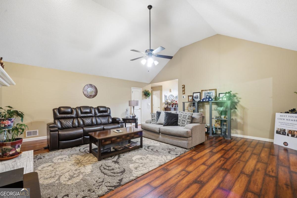 1286 Lake Forest Lane Property Photo 13