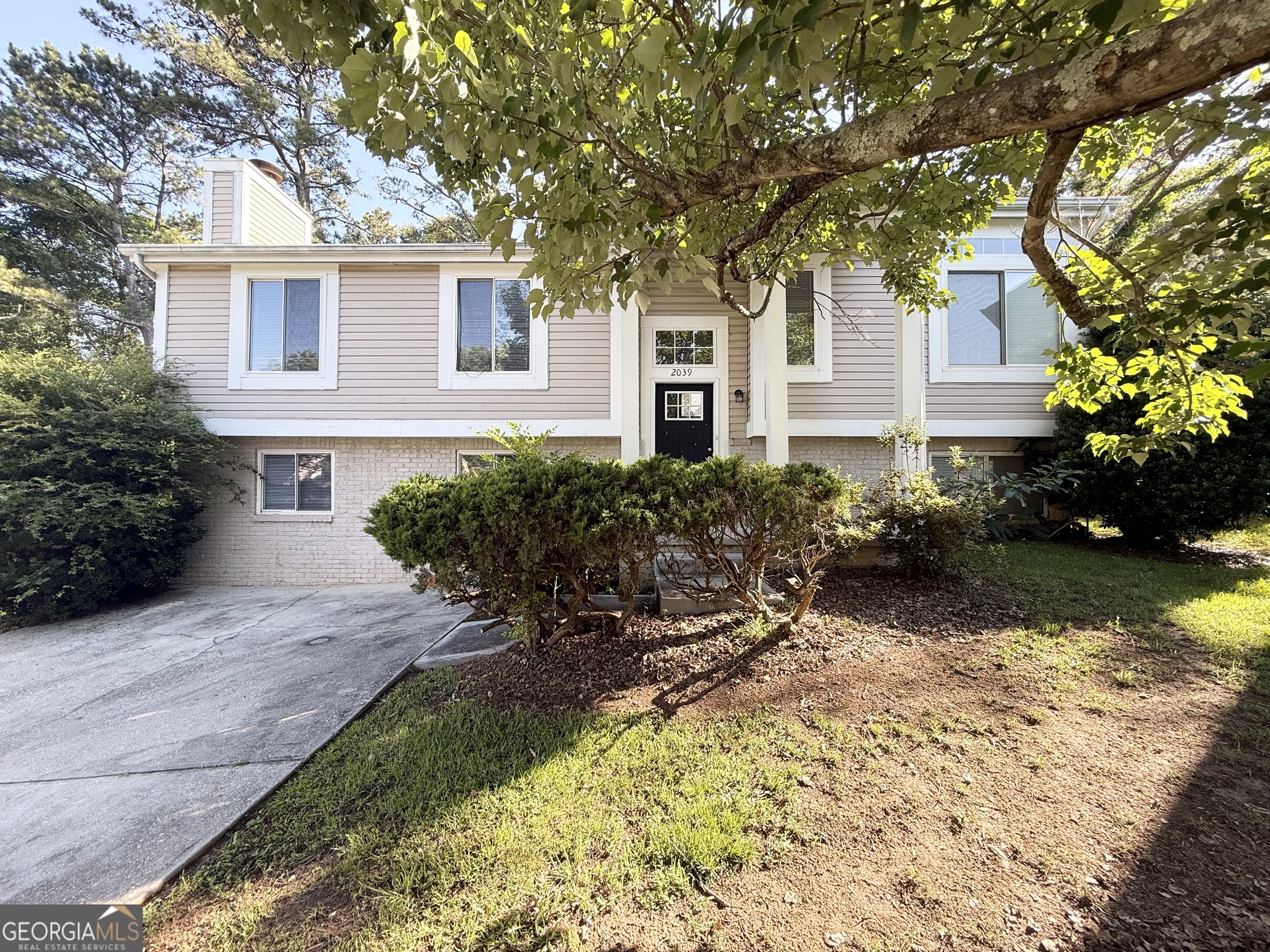 2039 Raintree Place Property Photo 2