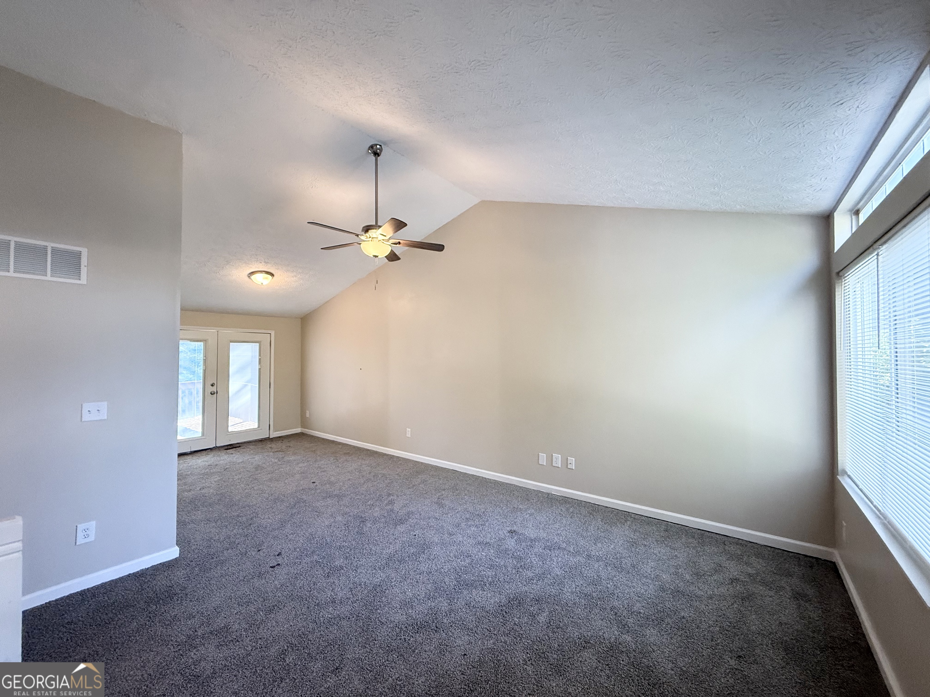 2039 Raintree Place Property Photo 3