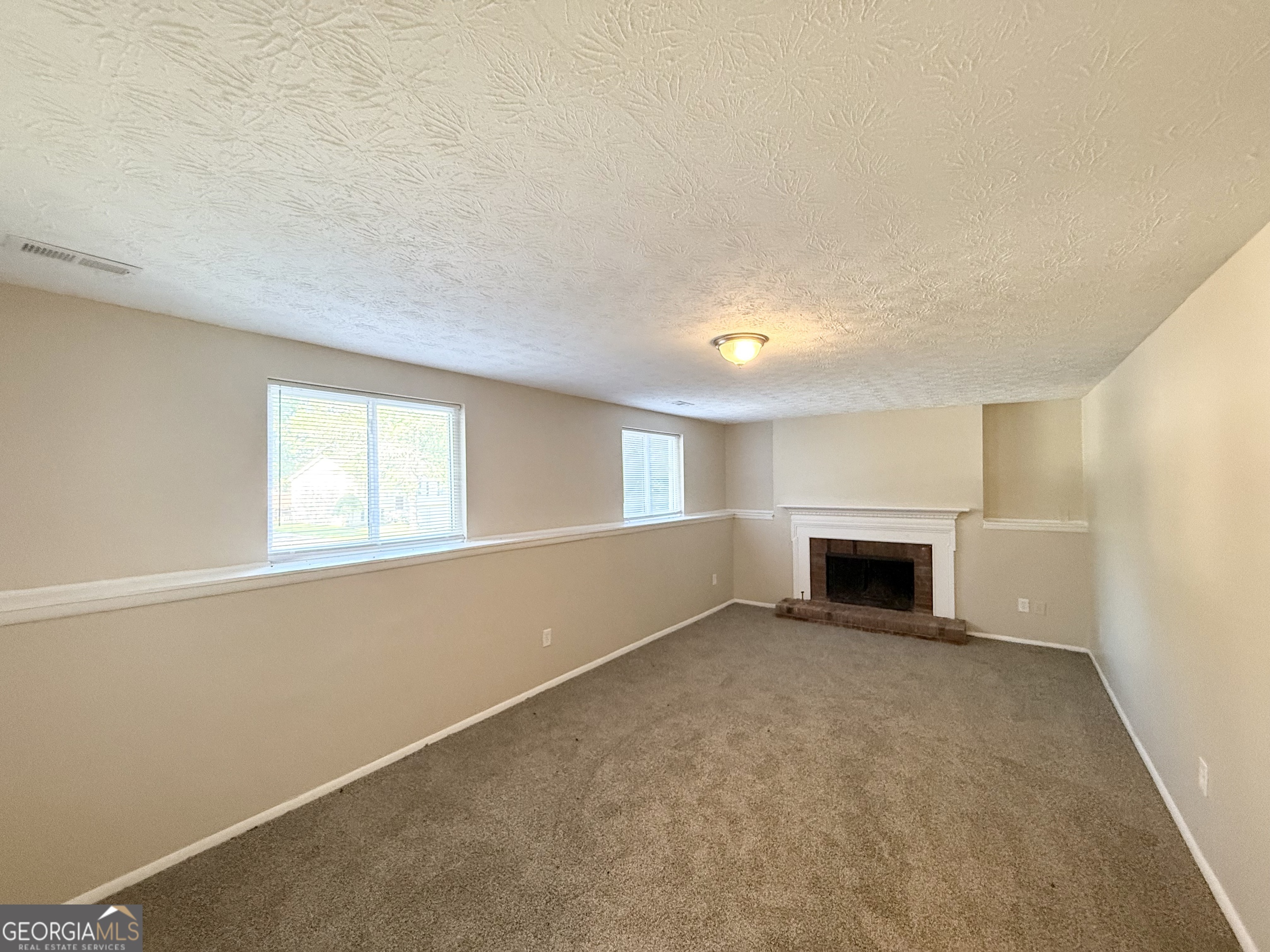 2039 Raintree Place Property Photo 4