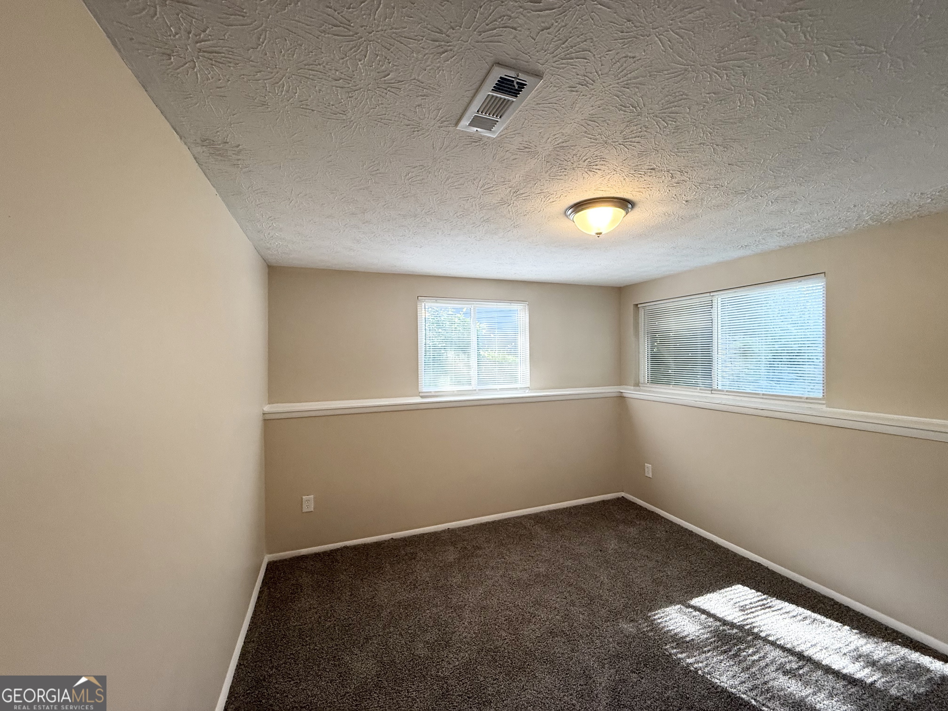 2039 Raintree Place Property Photo 7