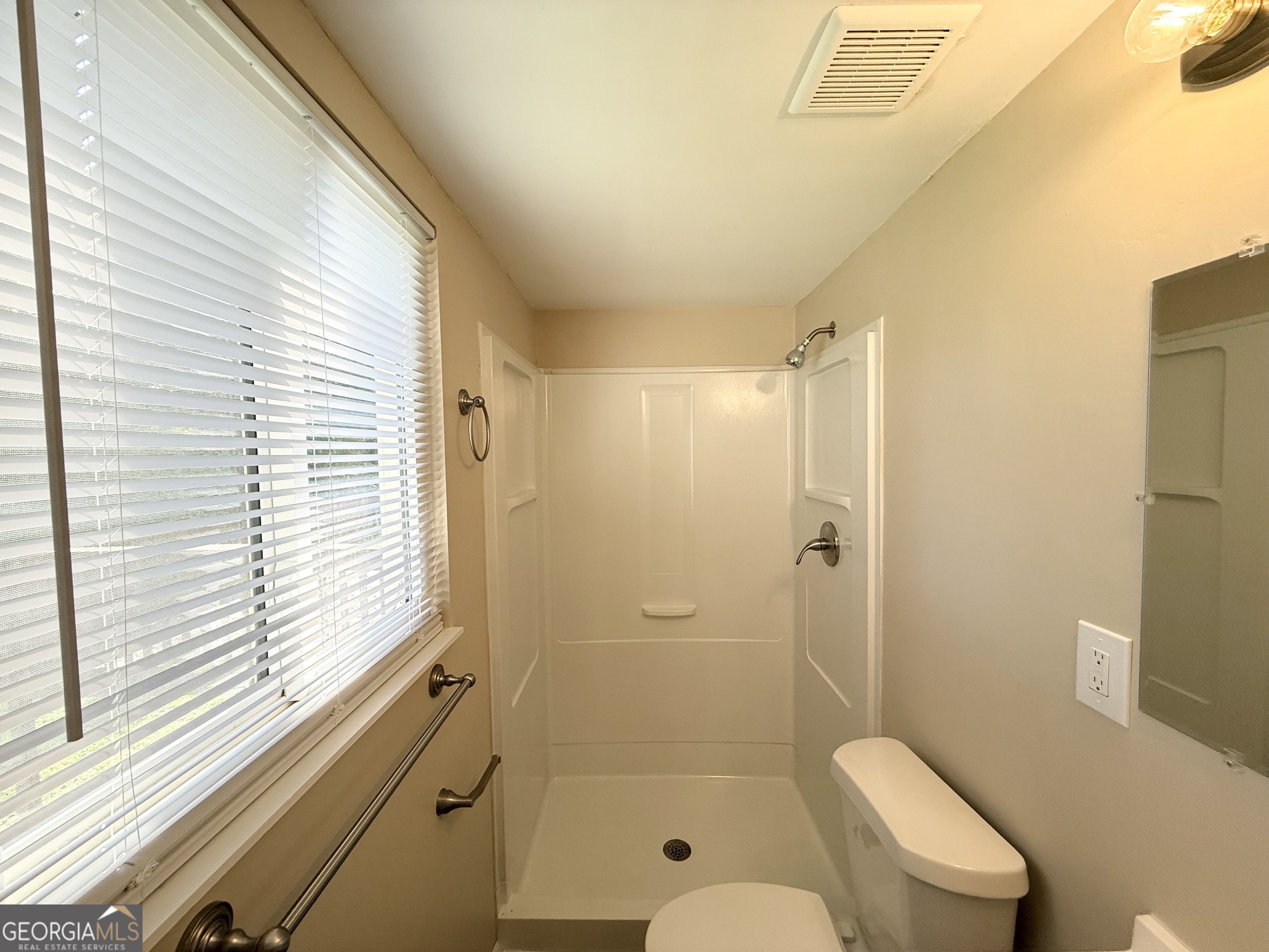 2039 Raintree Place Property Photo 9