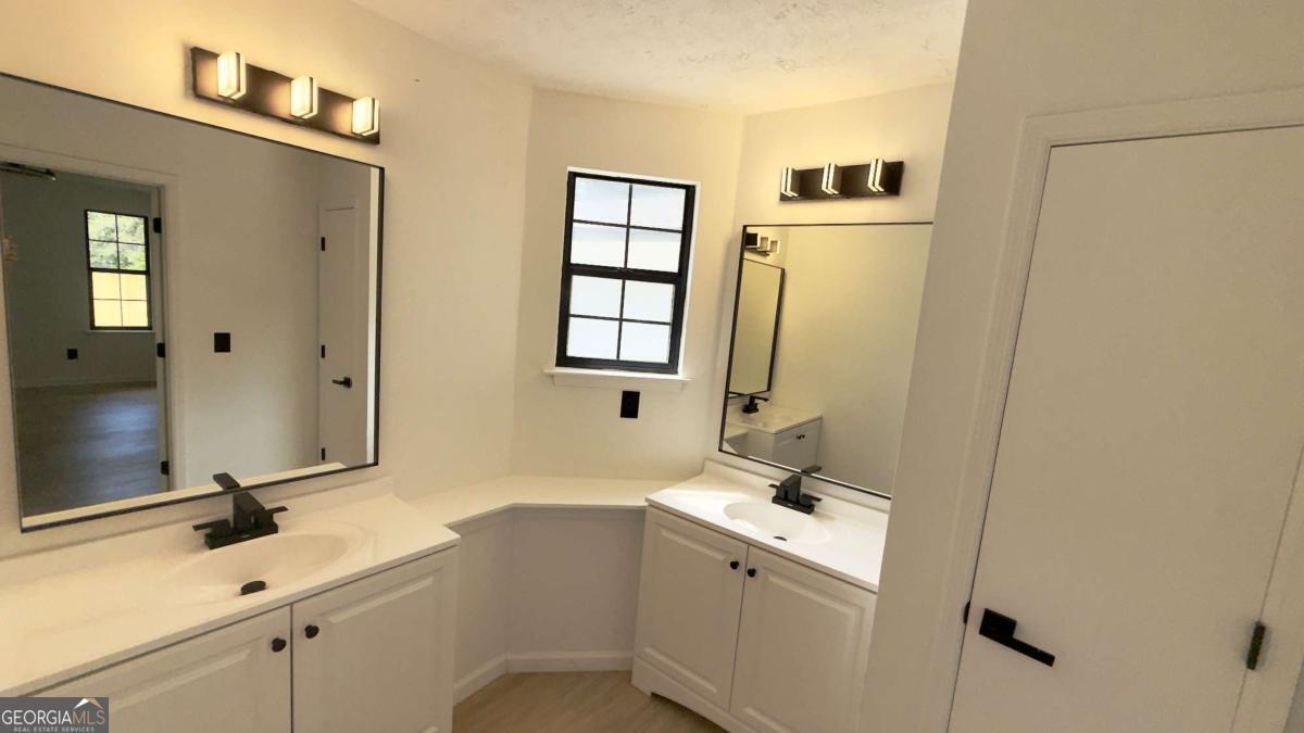 2070 Mallard Way Property Photo 8