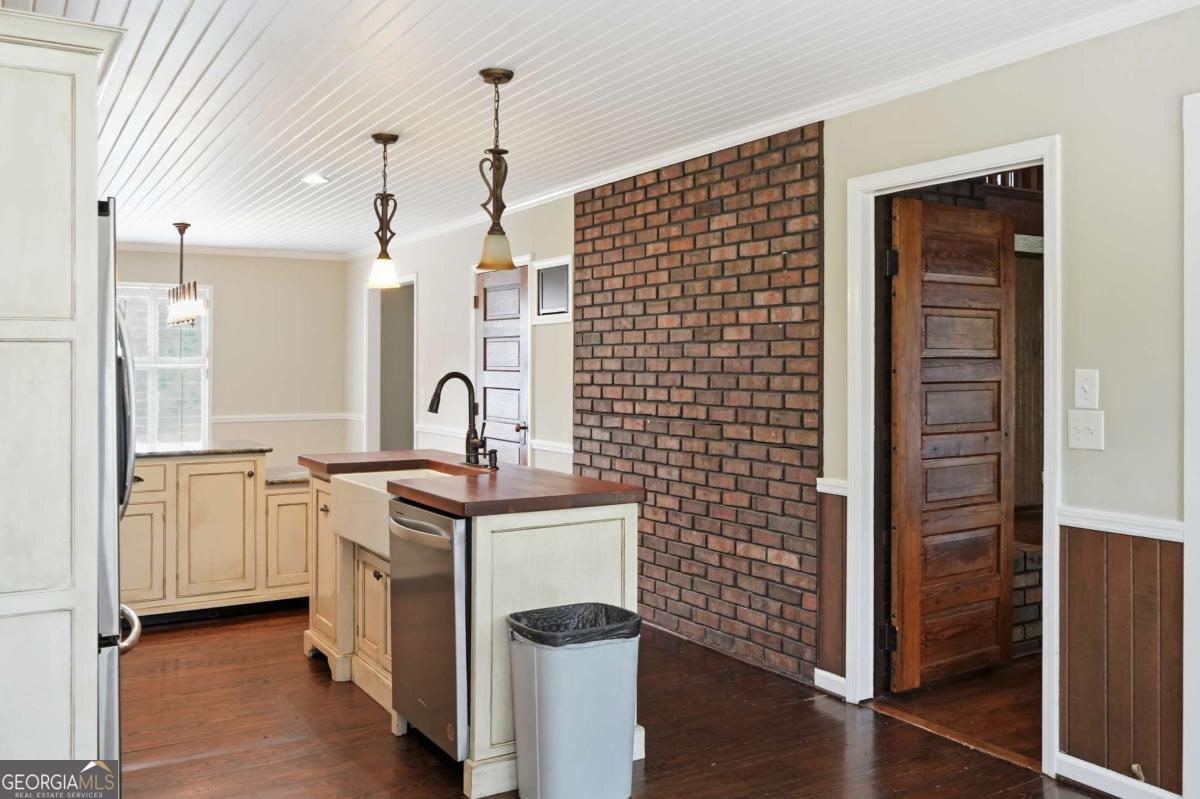 2 Walnut Drive Property Photo 16