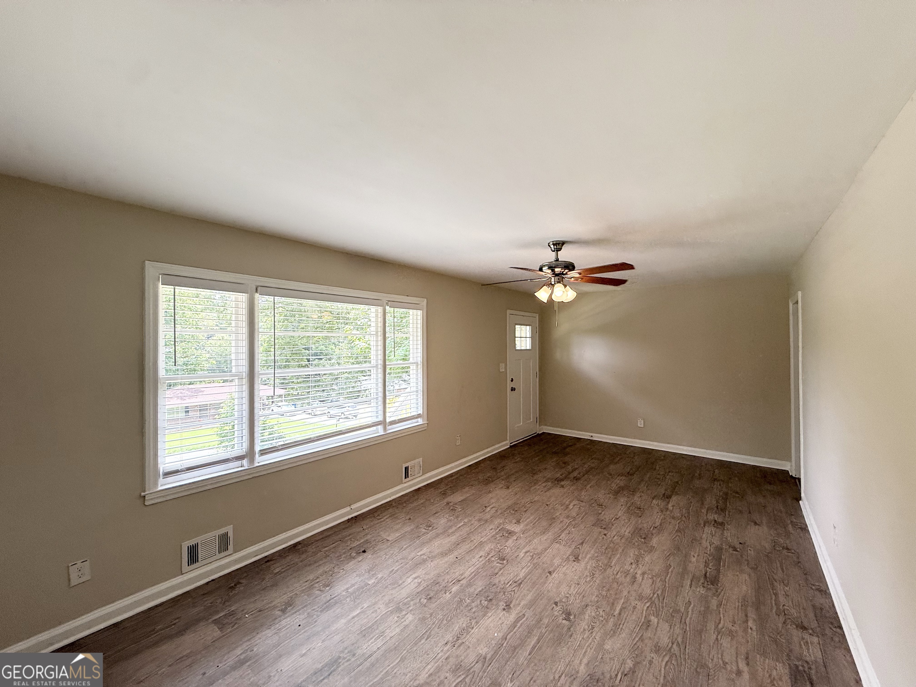 2159 Macon Drive Property Photo 3