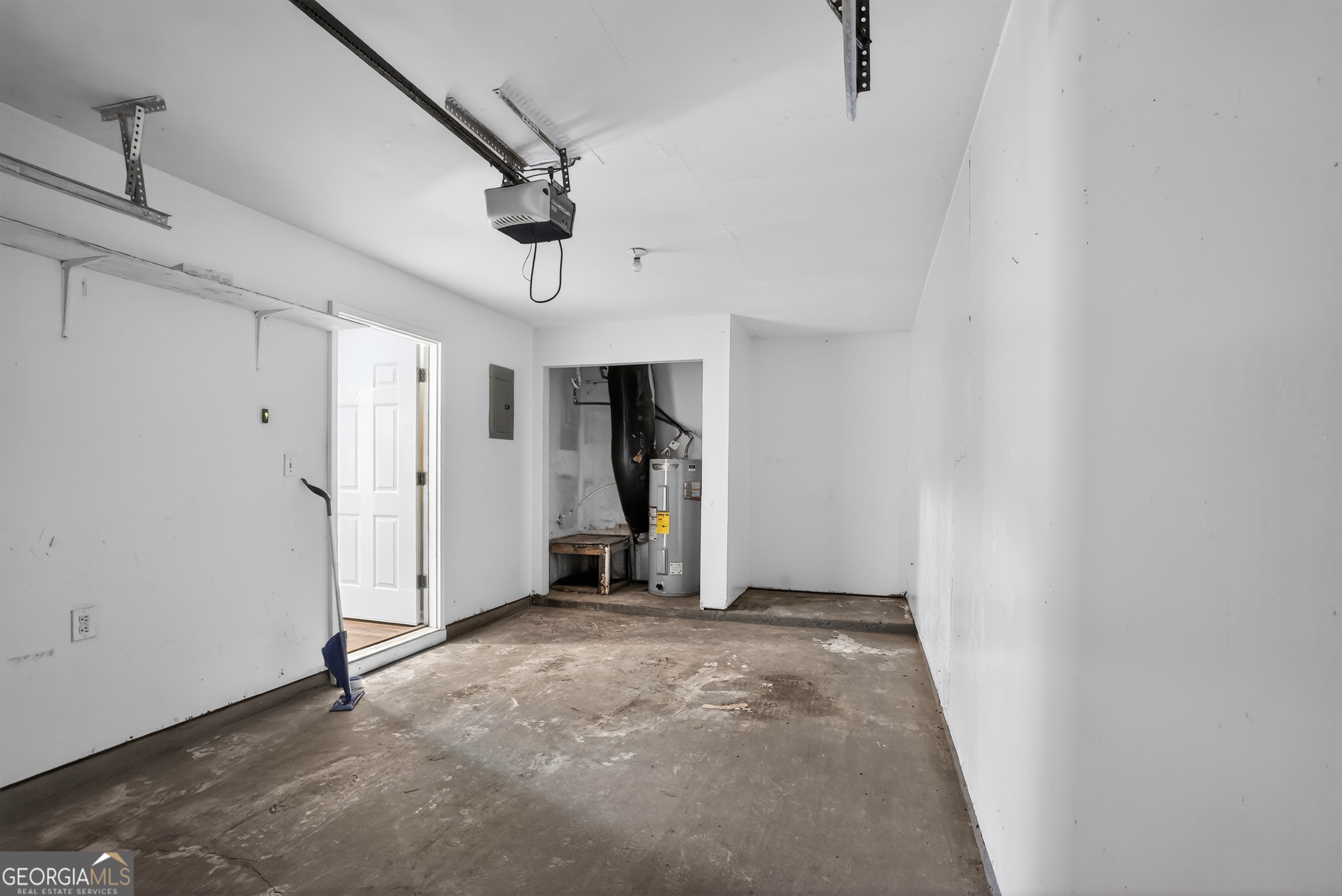 6307 Klondike River Road Property Photo 12