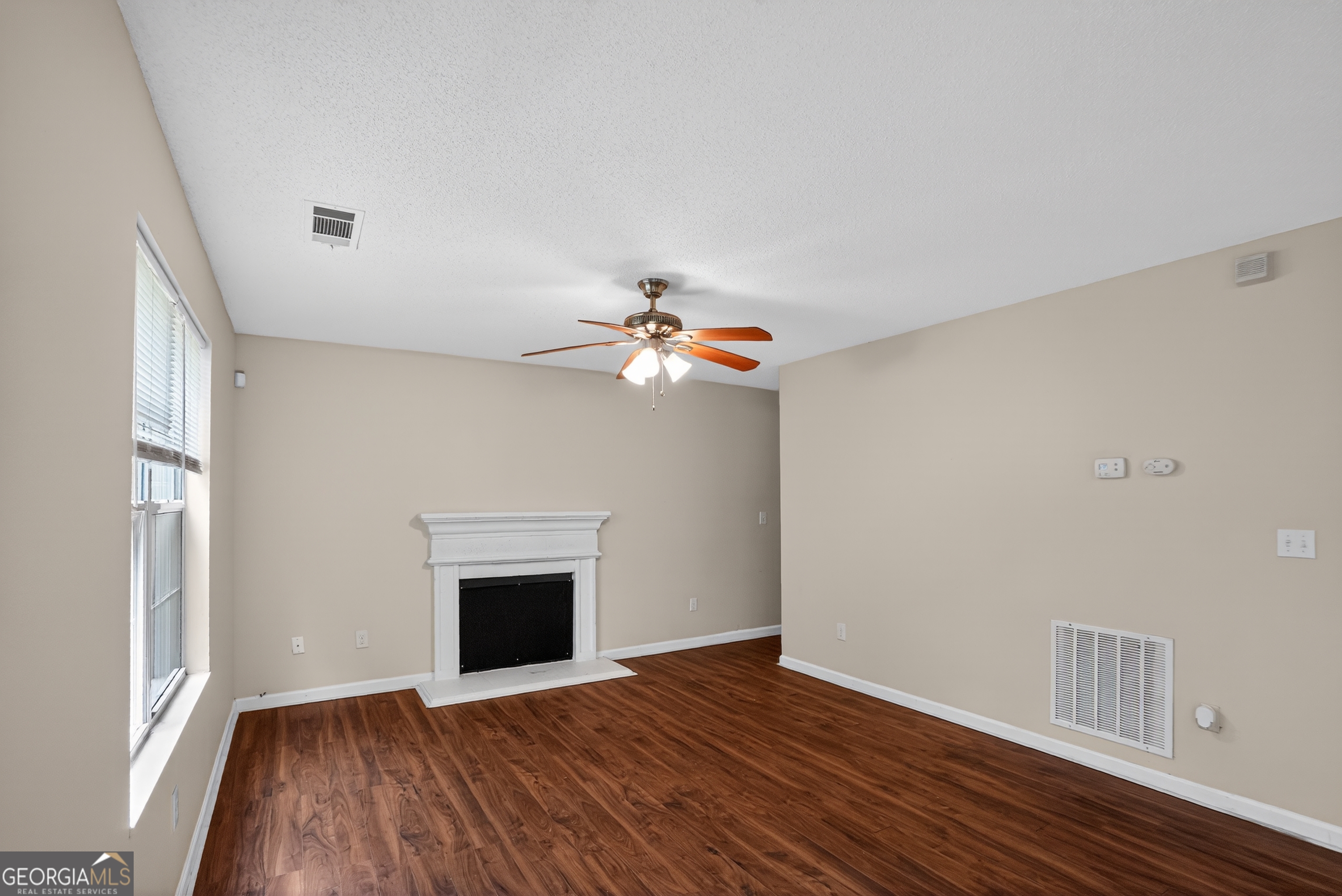 6307 Klondike River Road Property Photo 13