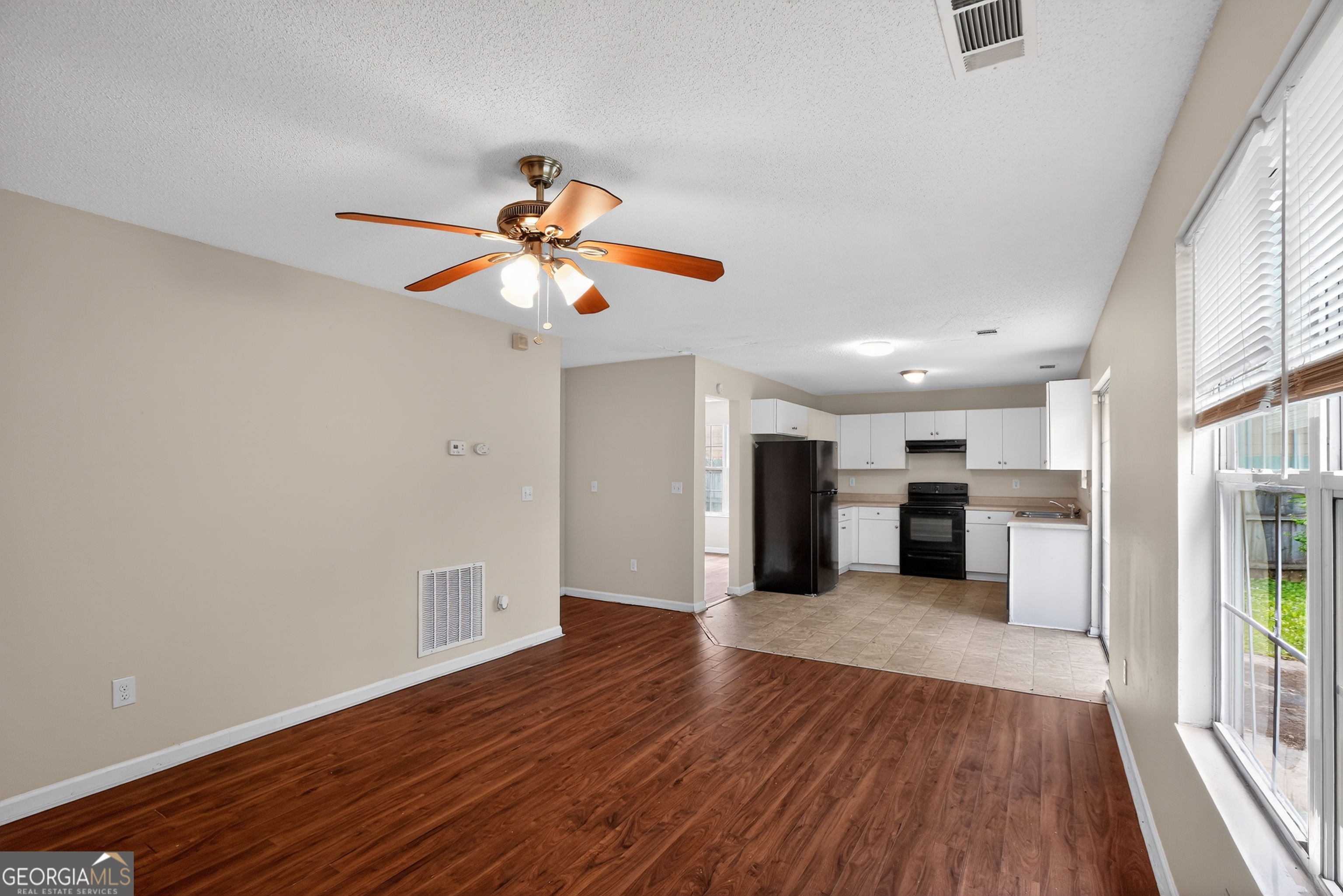 6307 Klondike River Road Property Photo 17