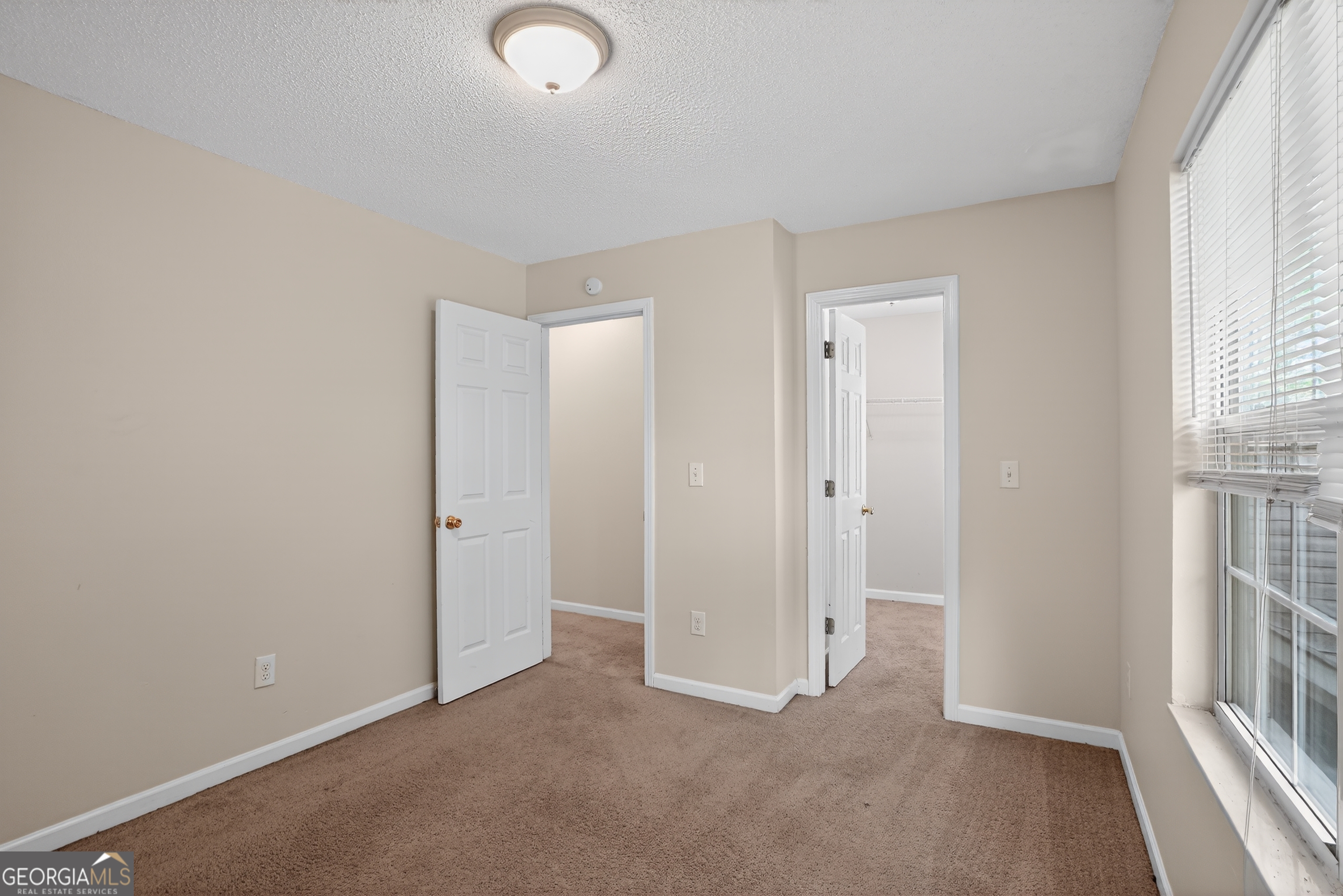 6307 Klondike River Road Property Photo 27