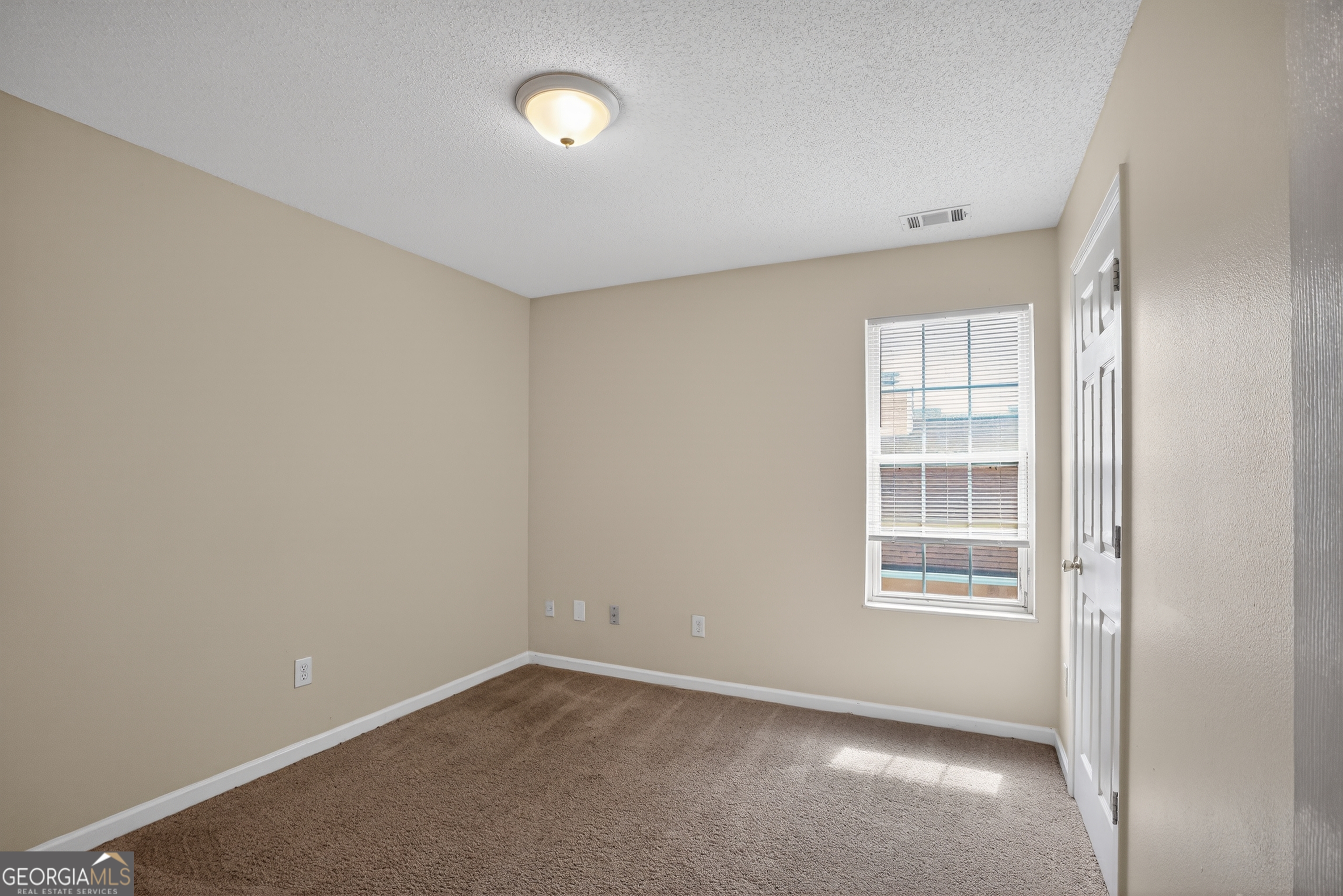 6307 Klondike River Road Property Photo 30