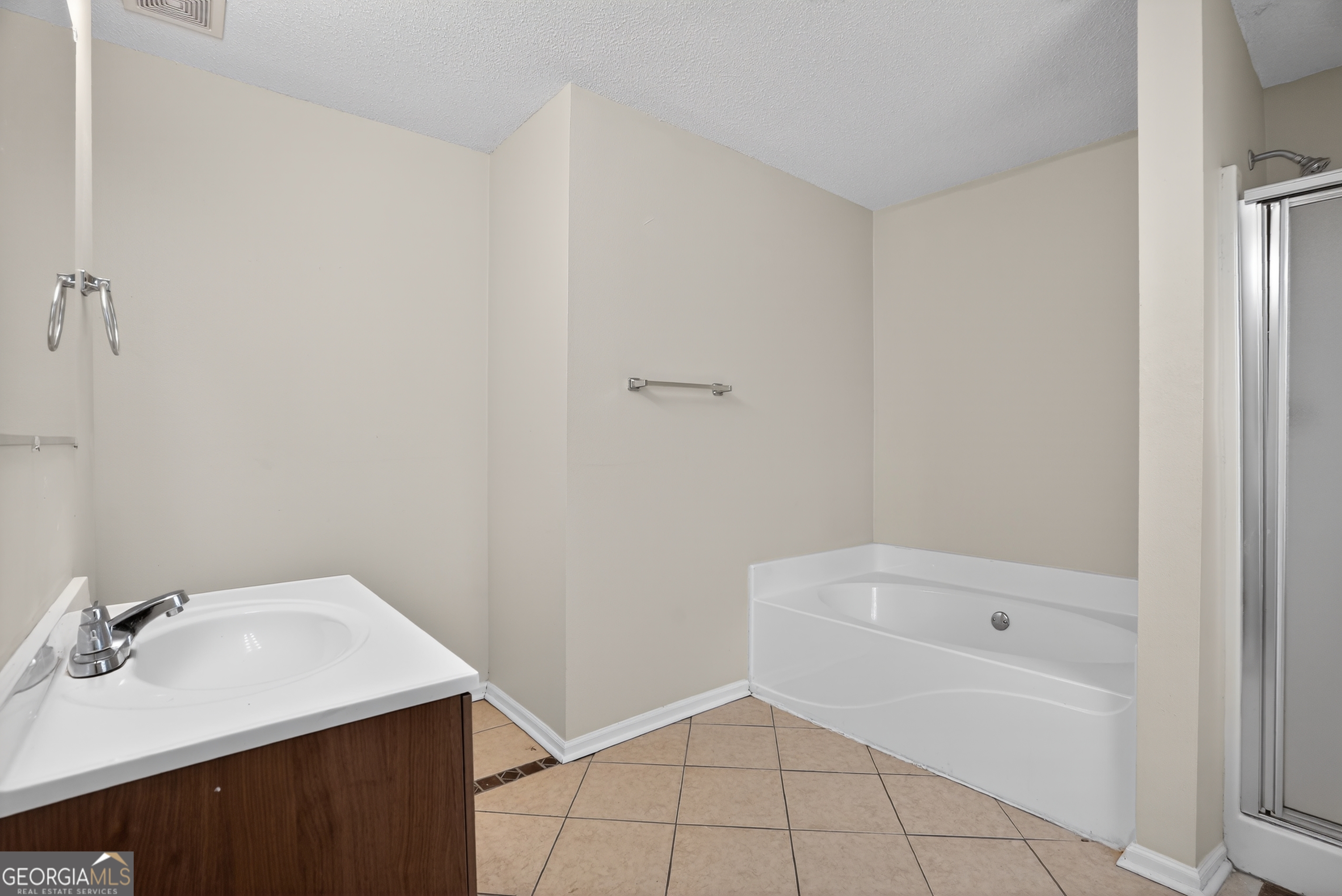 6307 Klondike River Road Property Photo 38