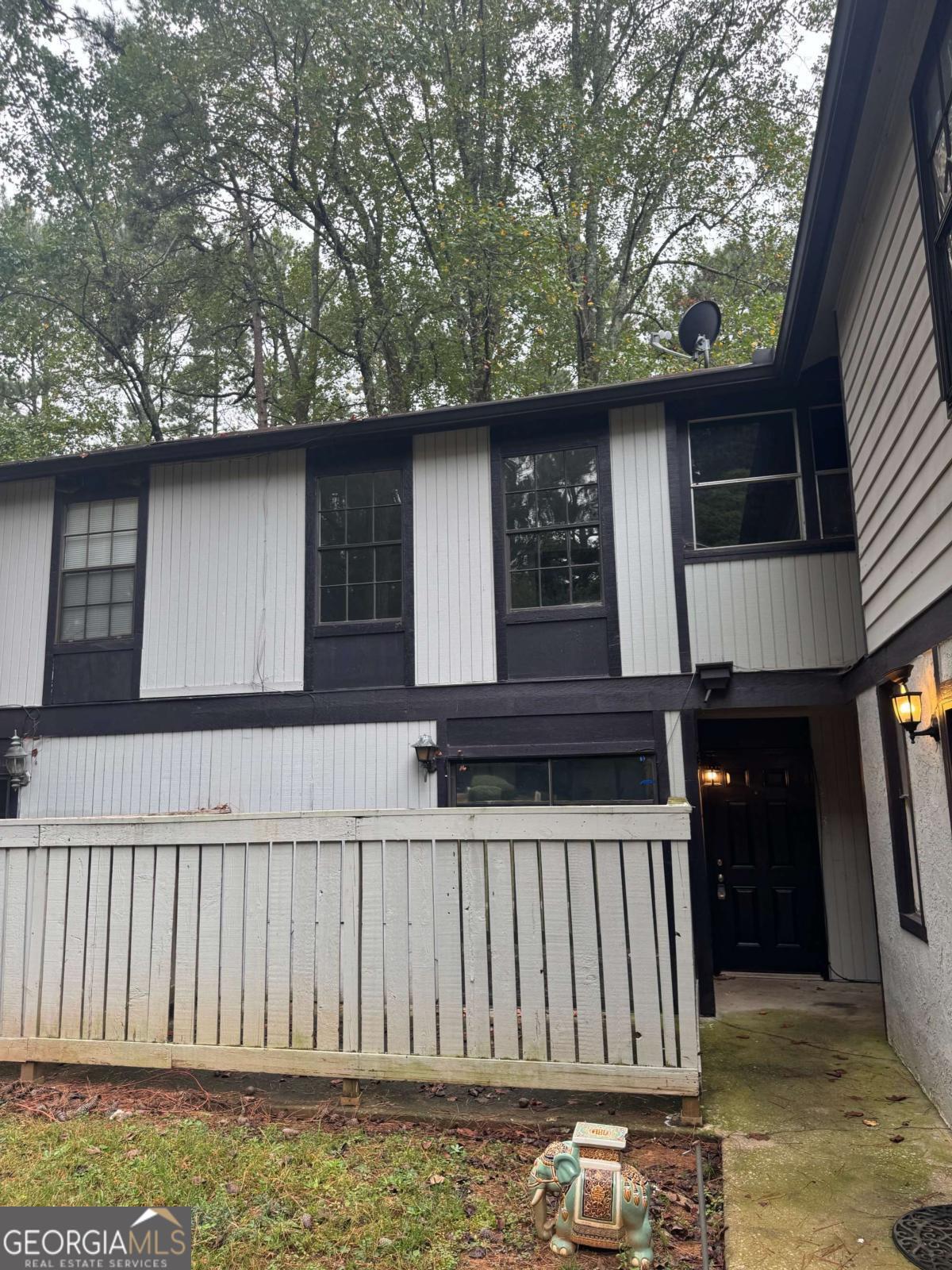 1413 Stone Mill Trace Property Photo 3