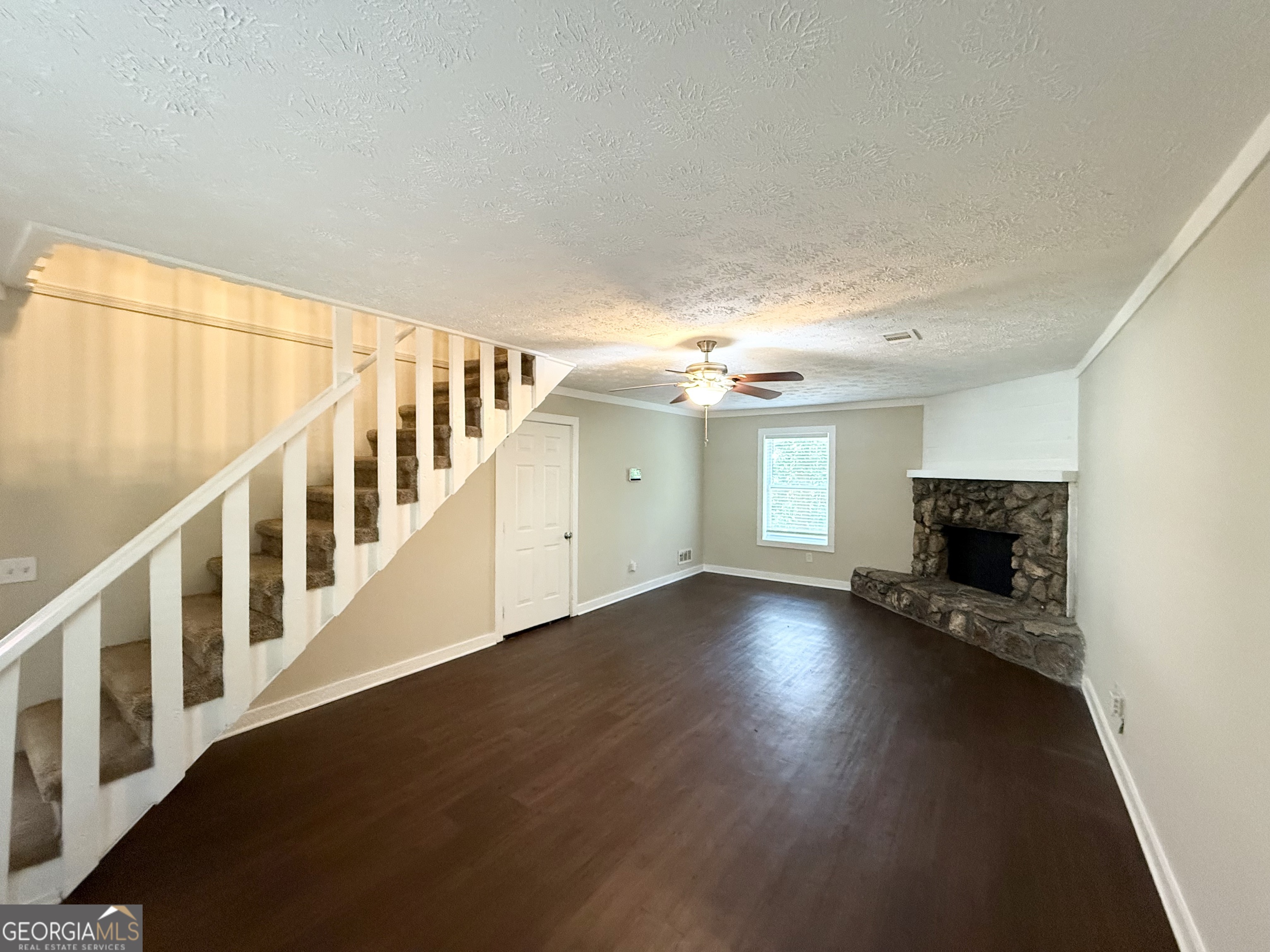 4239 Midway Drive Property Photo 3