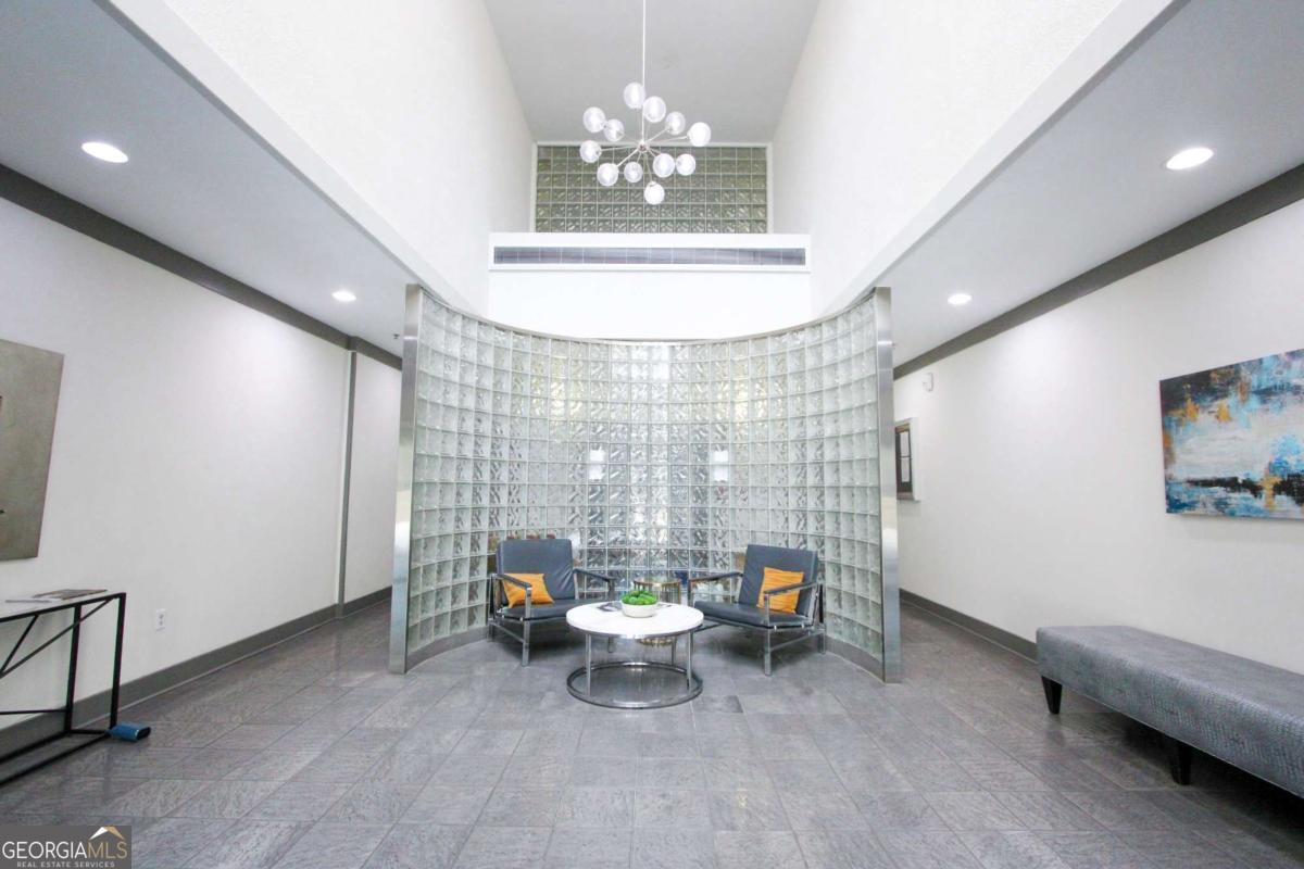 2161 Peachtree Road Ne # 708 Property Photo 4