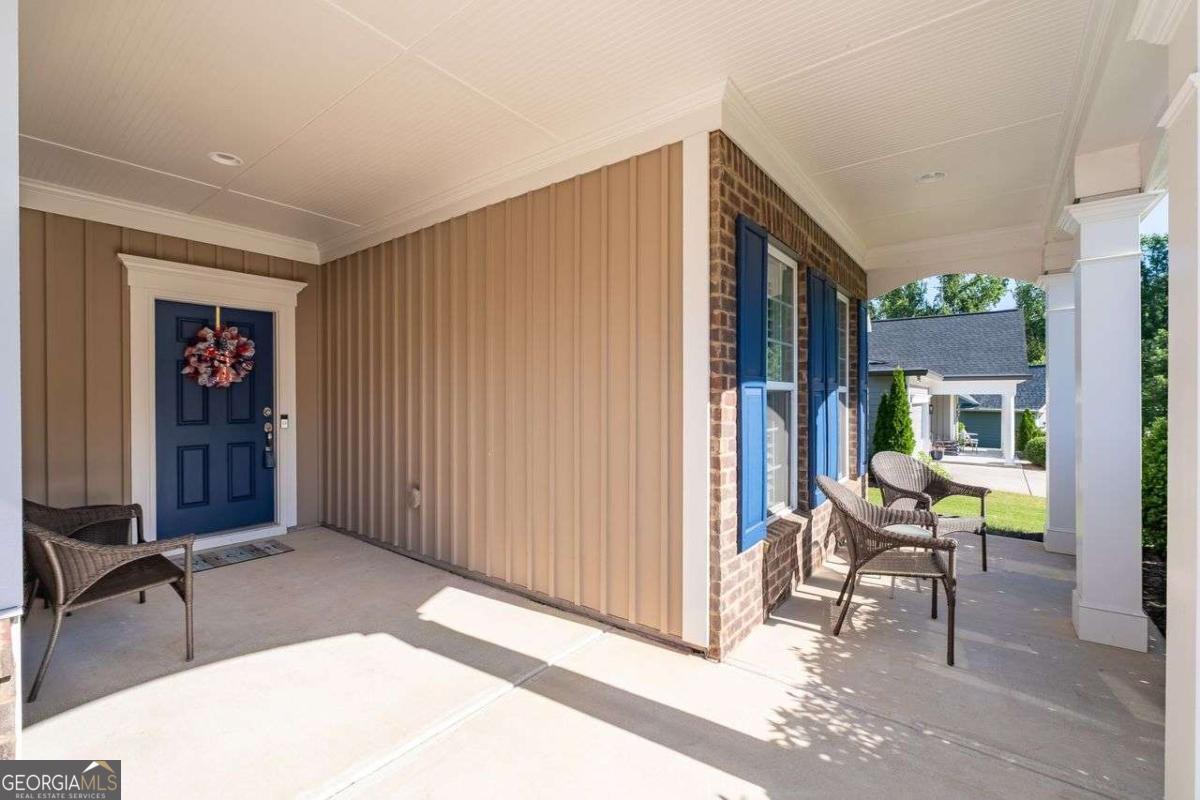 7455 Ashford Manor Way Property Photo 3