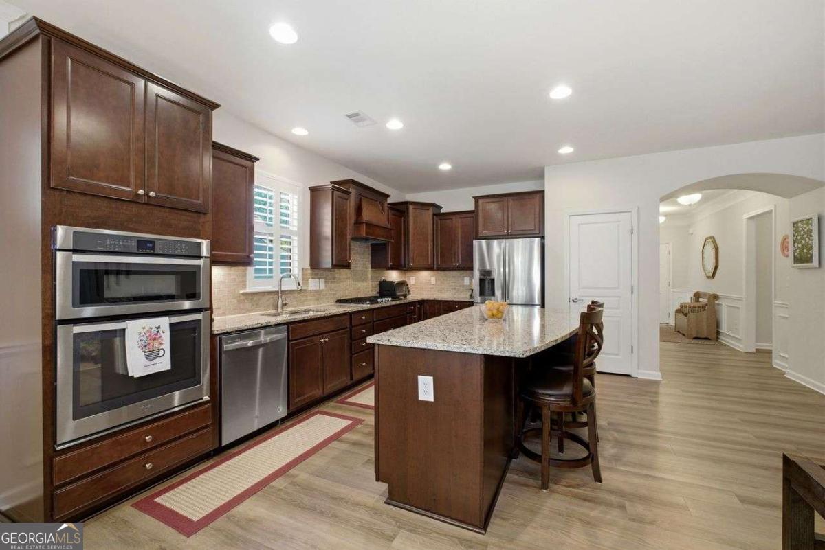 7455 Ashford Manor Way Property Photo 8