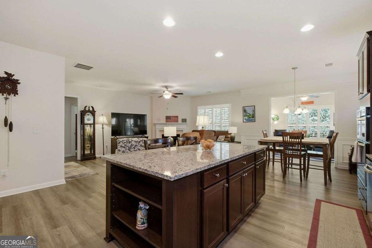 7455 Ashford Manor Way Property Photo 9