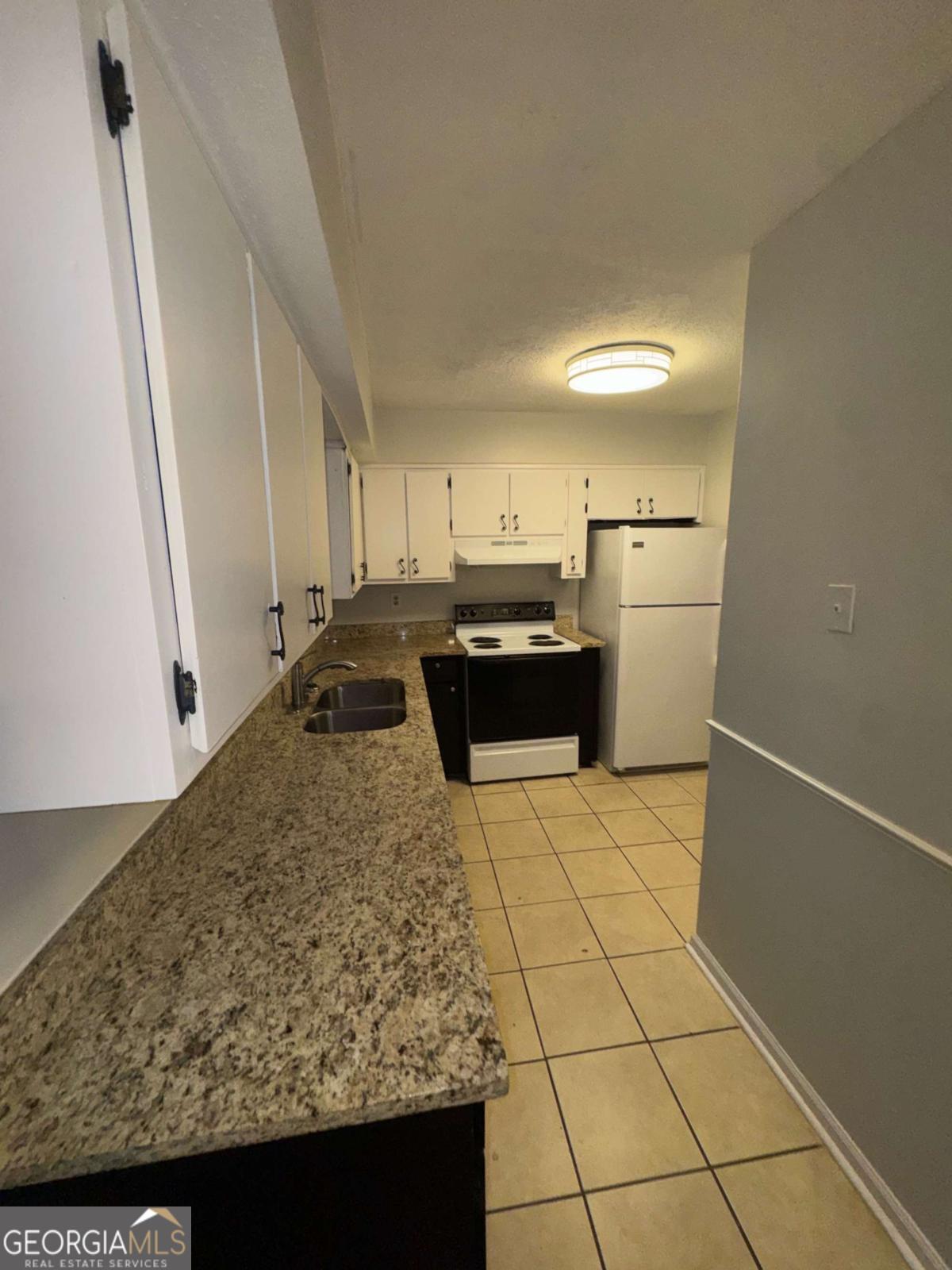 1421 Stone Mill Trace Property Photo 4