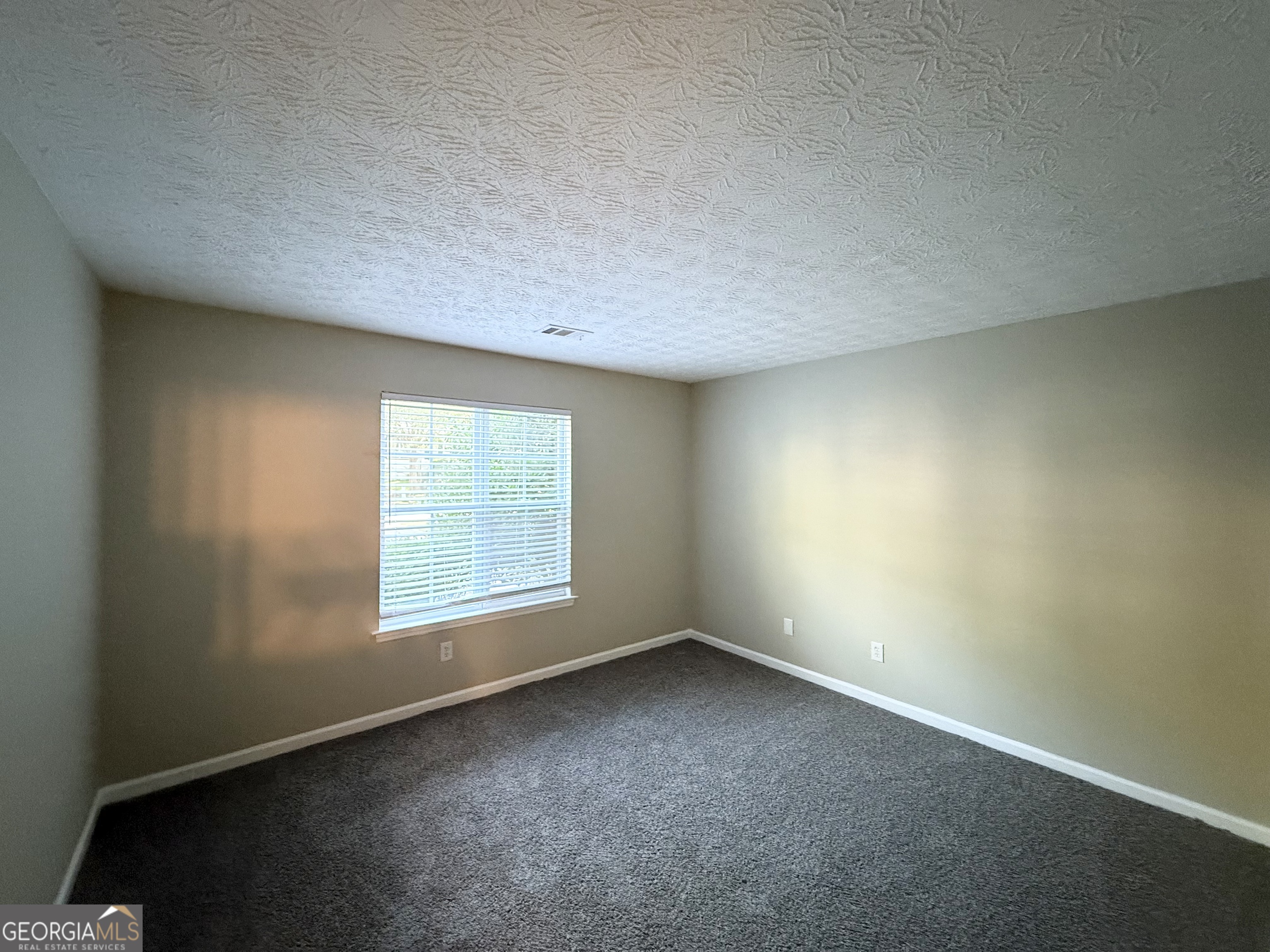 6403 Charter Way Property Photo 5