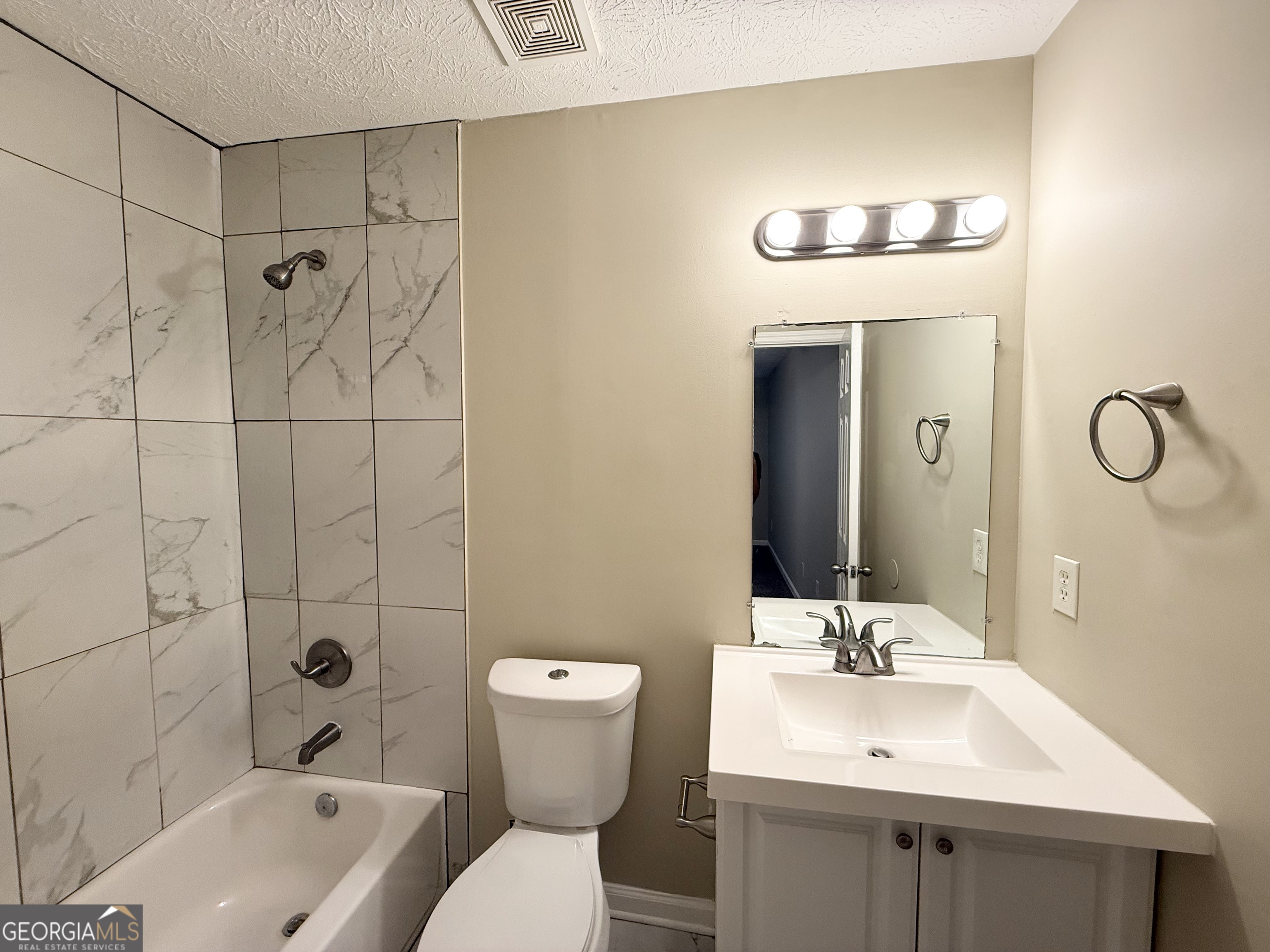 6403 Charter Way Property Photo 6