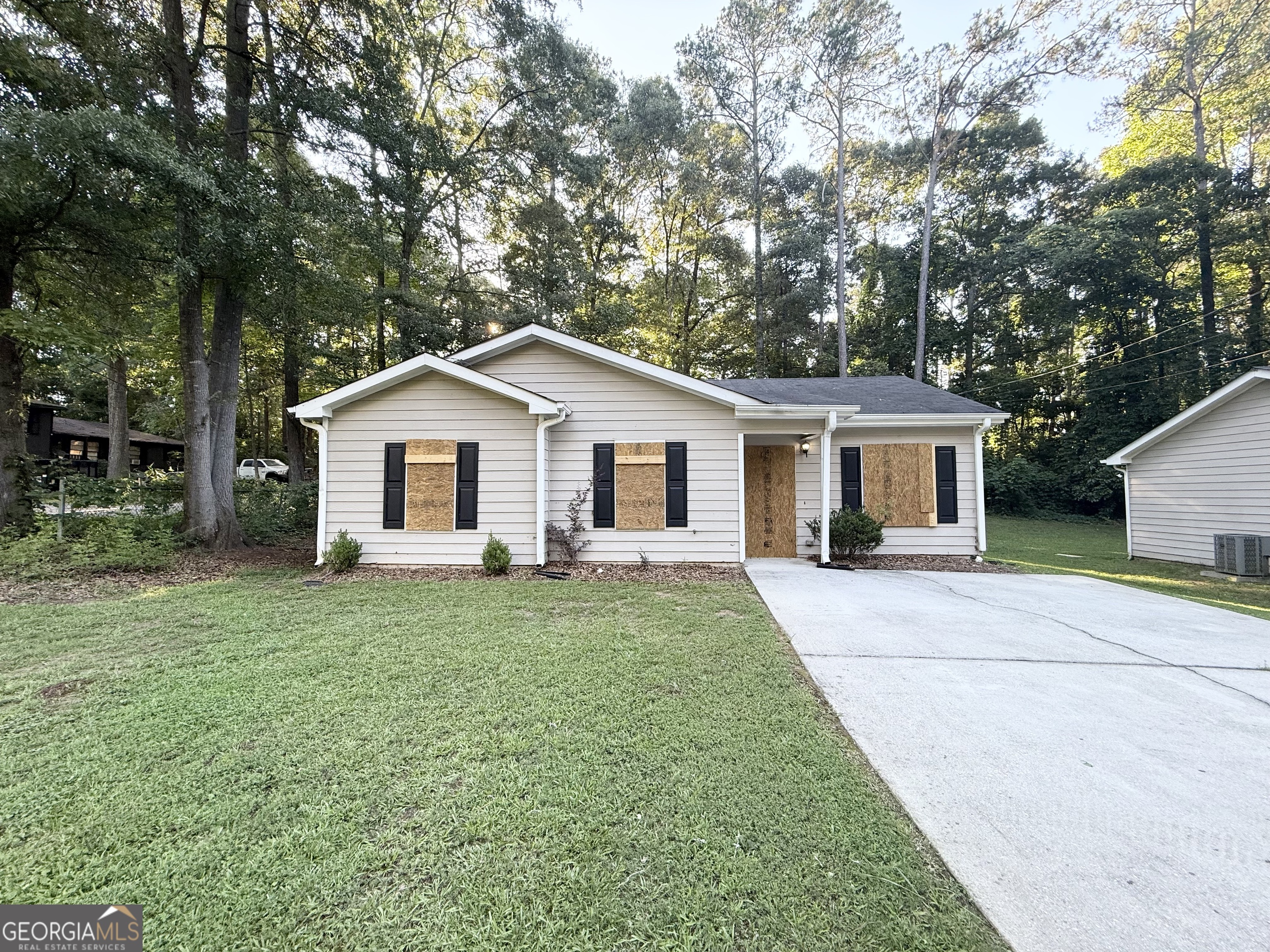 7133 Pineview Drive Sw Property Photo 1