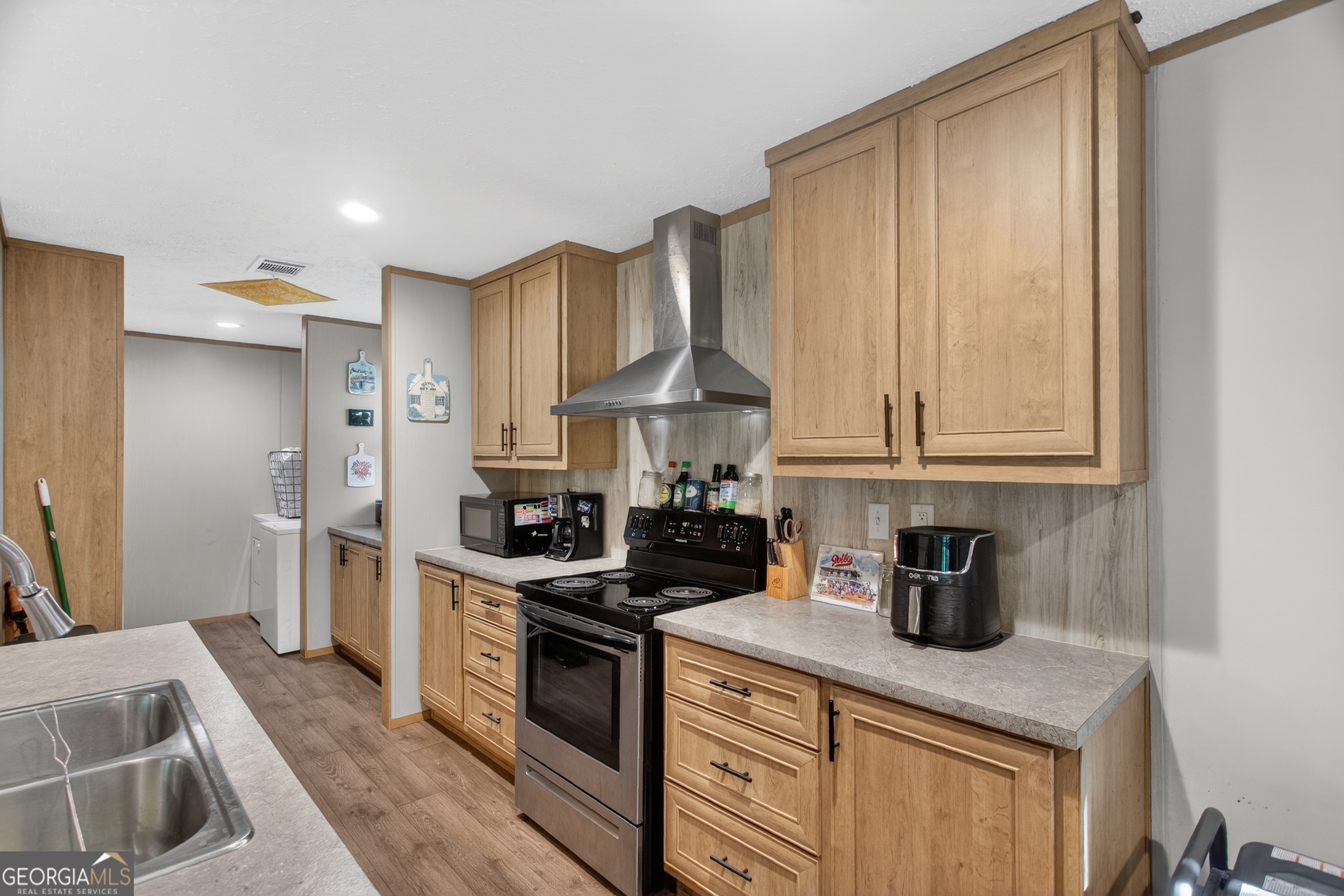 219 Compass Road Property Photo 4