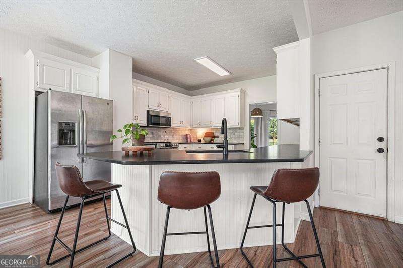 410 Windsor Way Property Photo 8