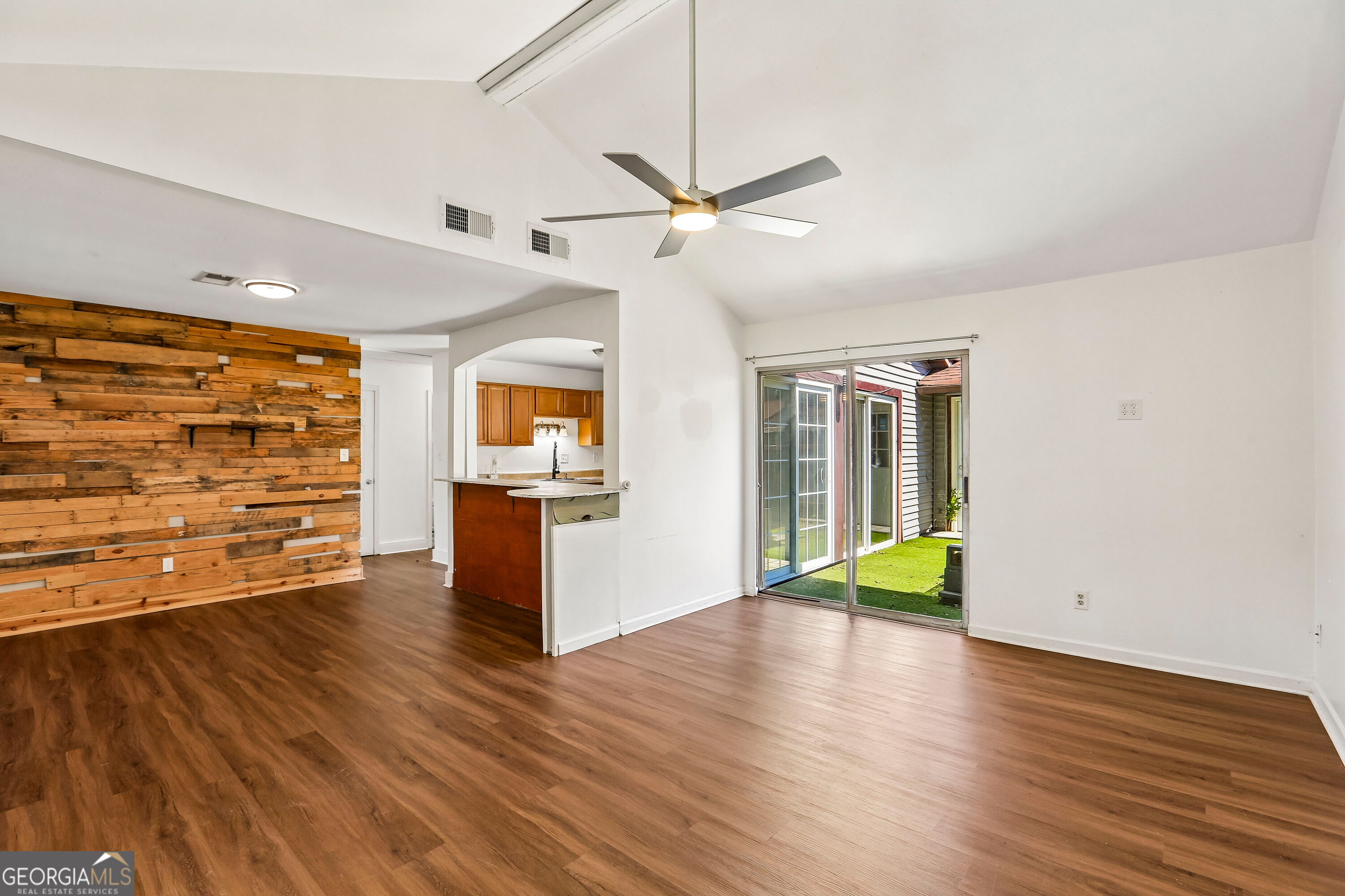 2725 Flintlock Place Property Photo 3