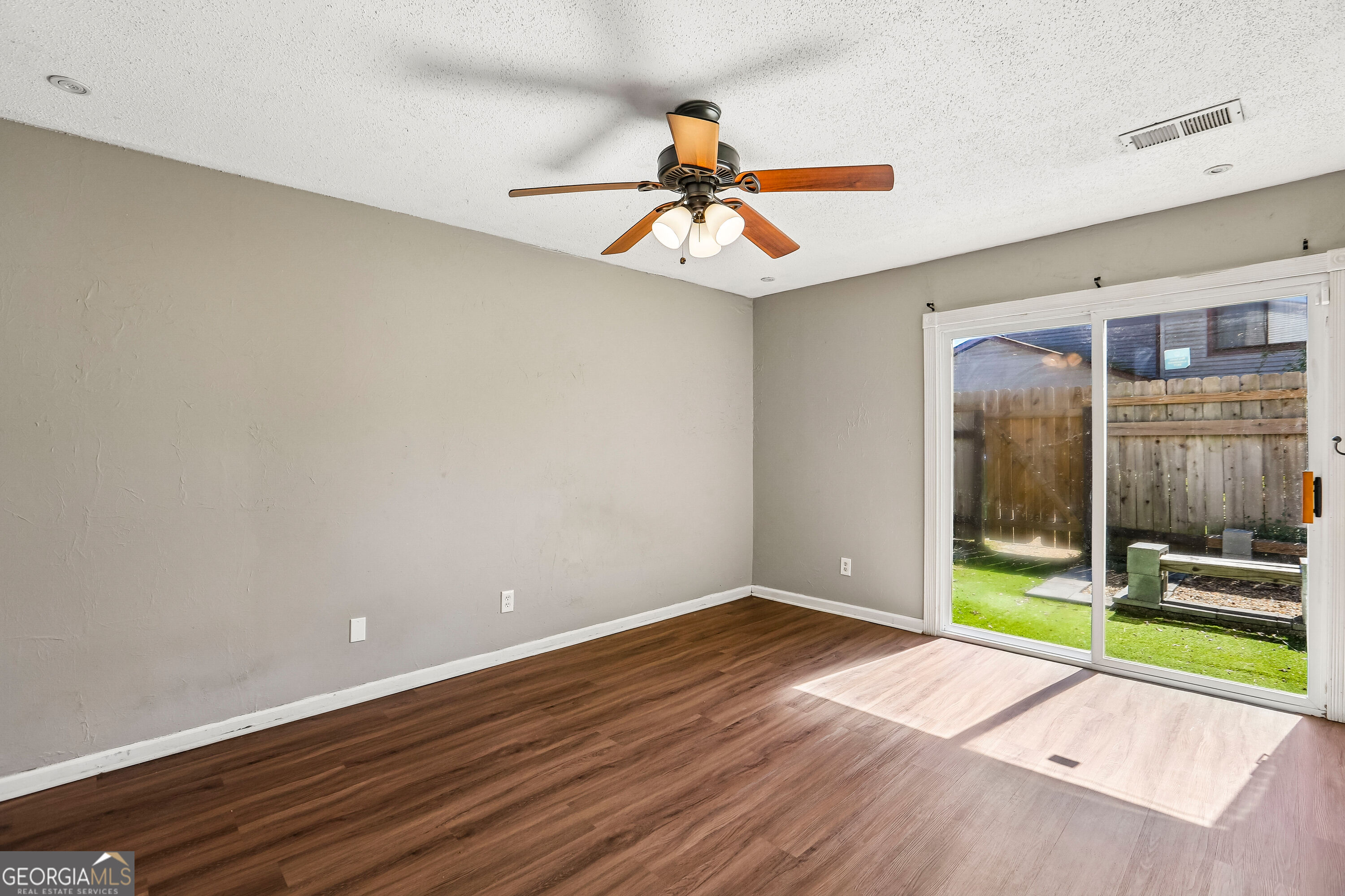 2725 Flintlock Place Property Photo 4
