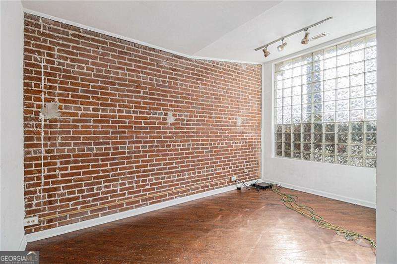 1112 Delaware Avenue Se Property Photo 8