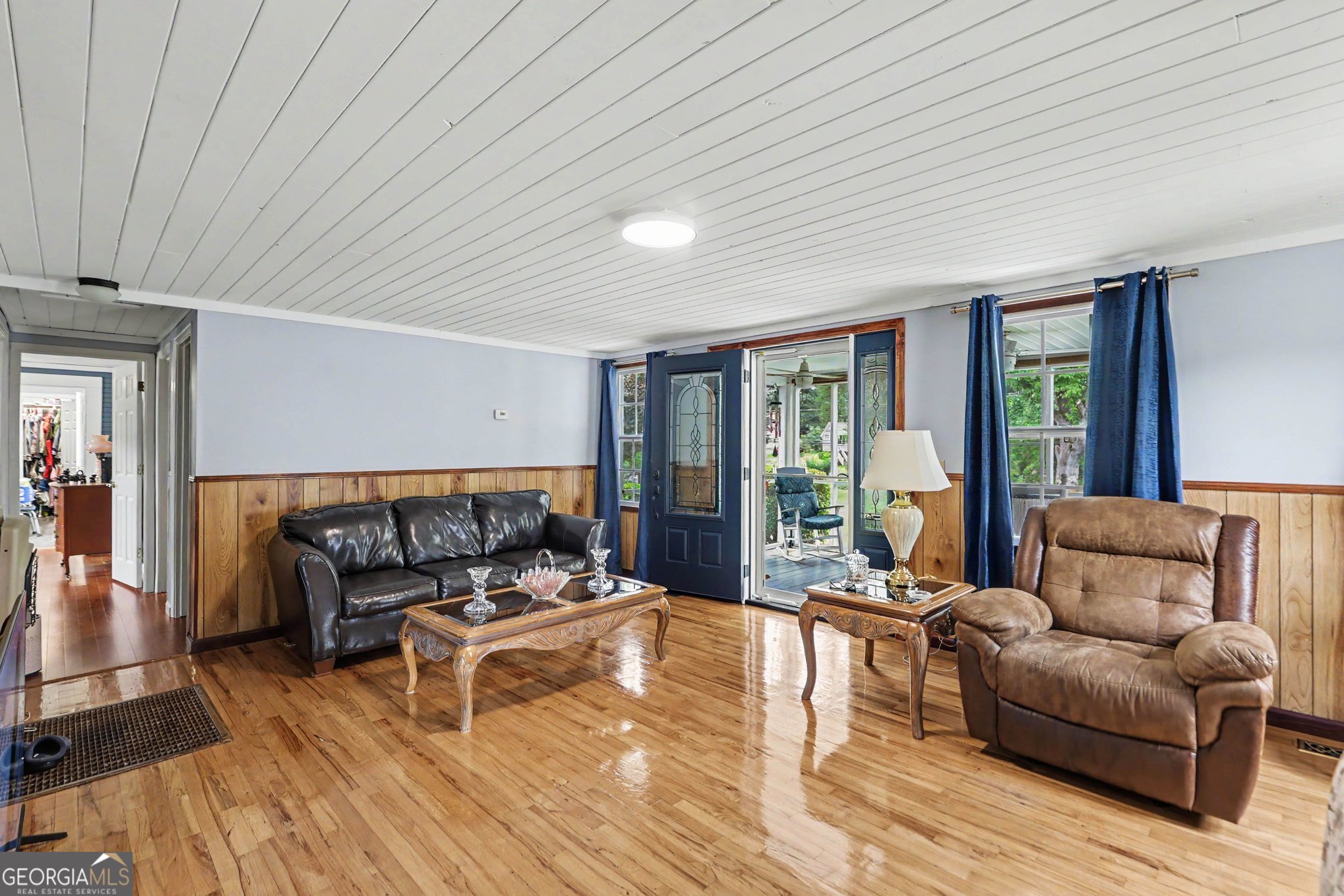 2908 Austin Bridge Road Property Photo 6