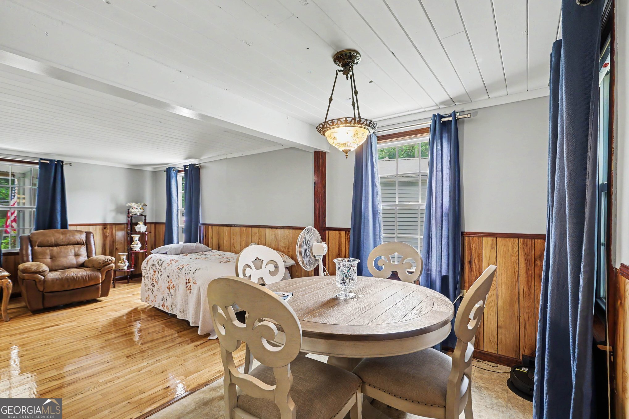 2908 Austin Bridge Road Property Photo 9