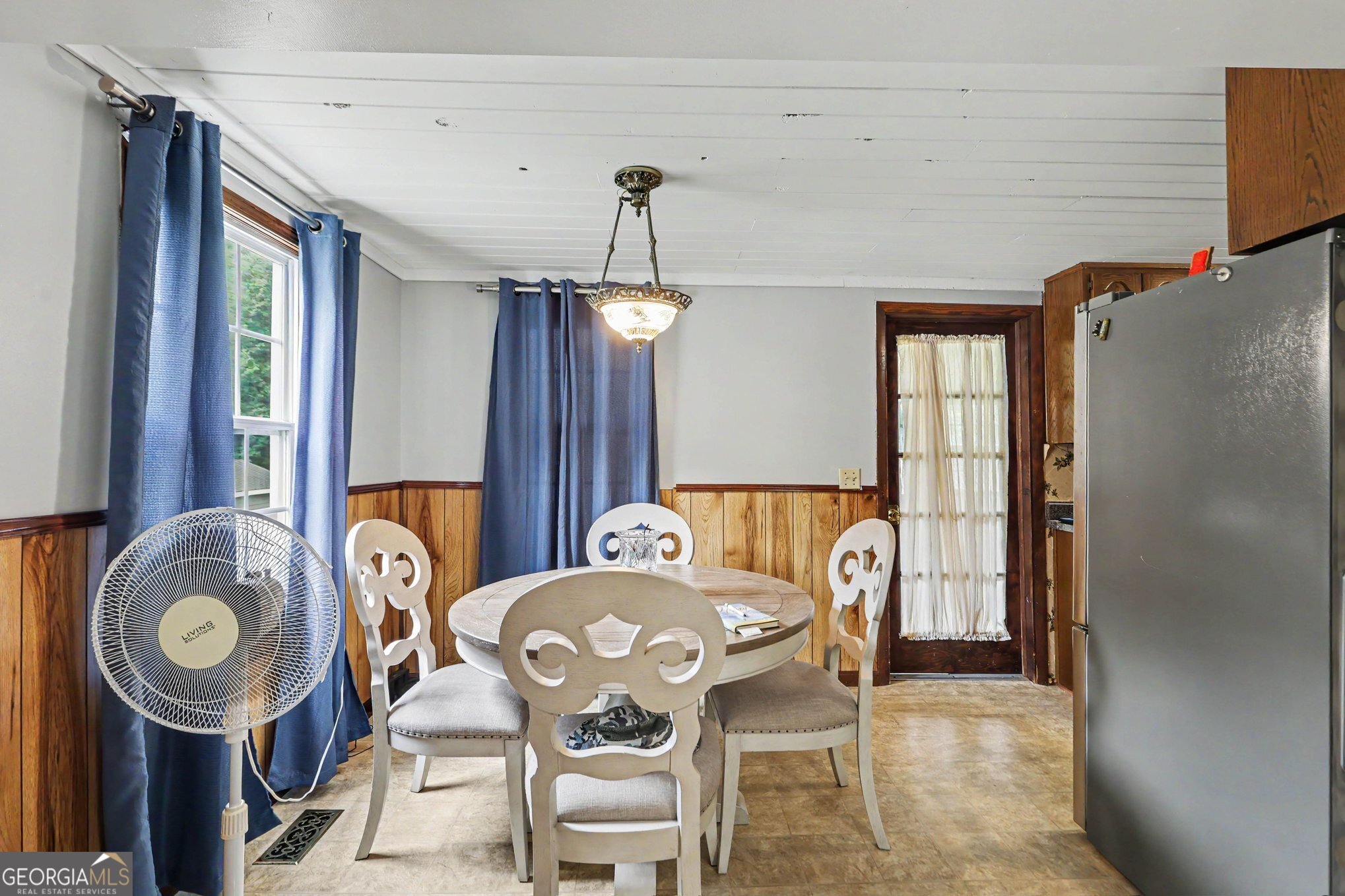 2908 Austin Bridge Road Property Photo 11