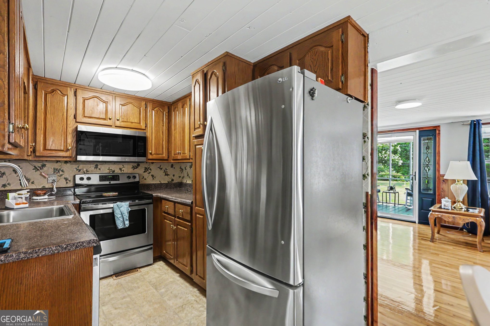2908 Austin Bridge Road Property Photo 14