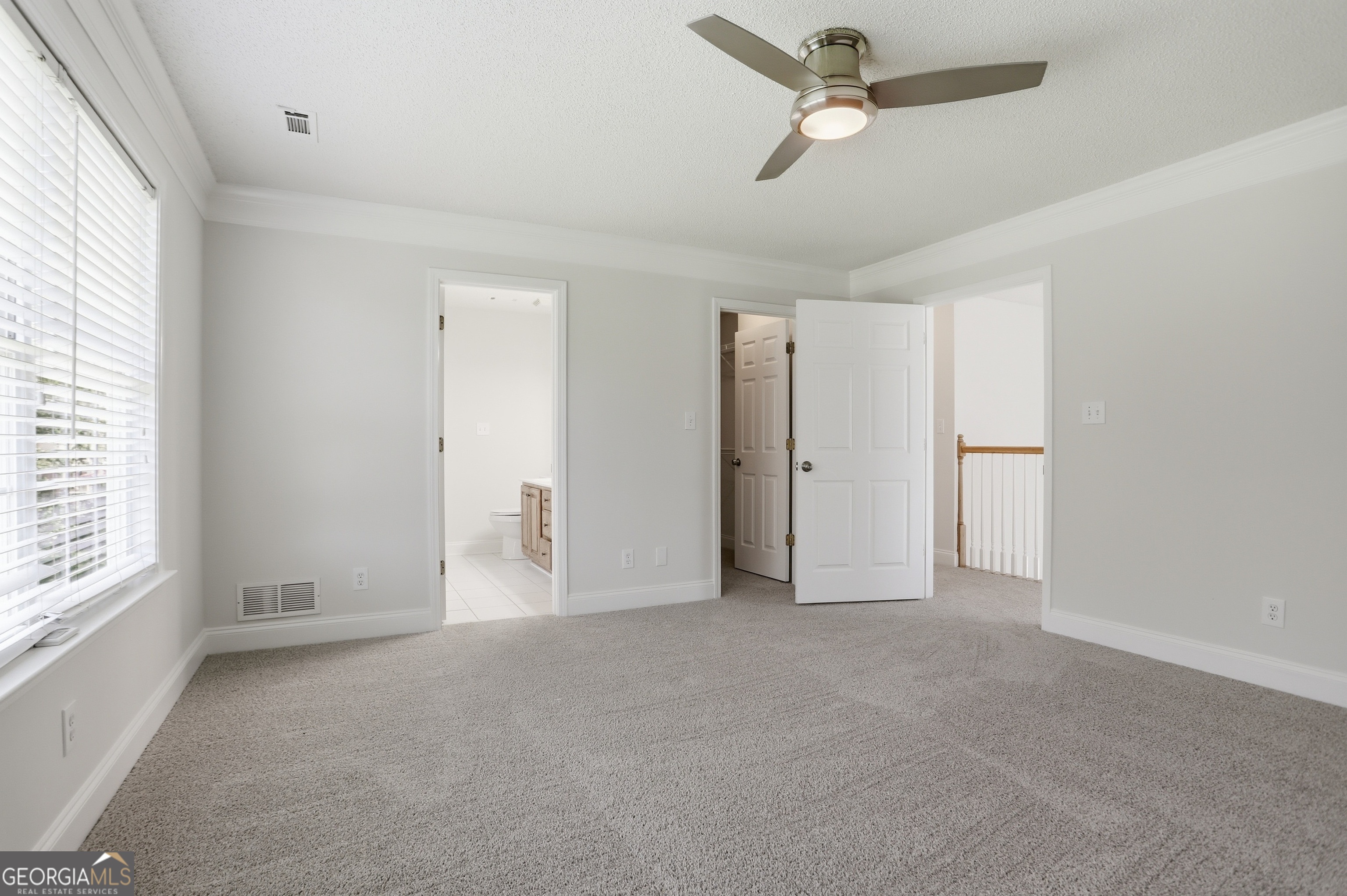 640 Autumn Leaf Circle Property Photo 4