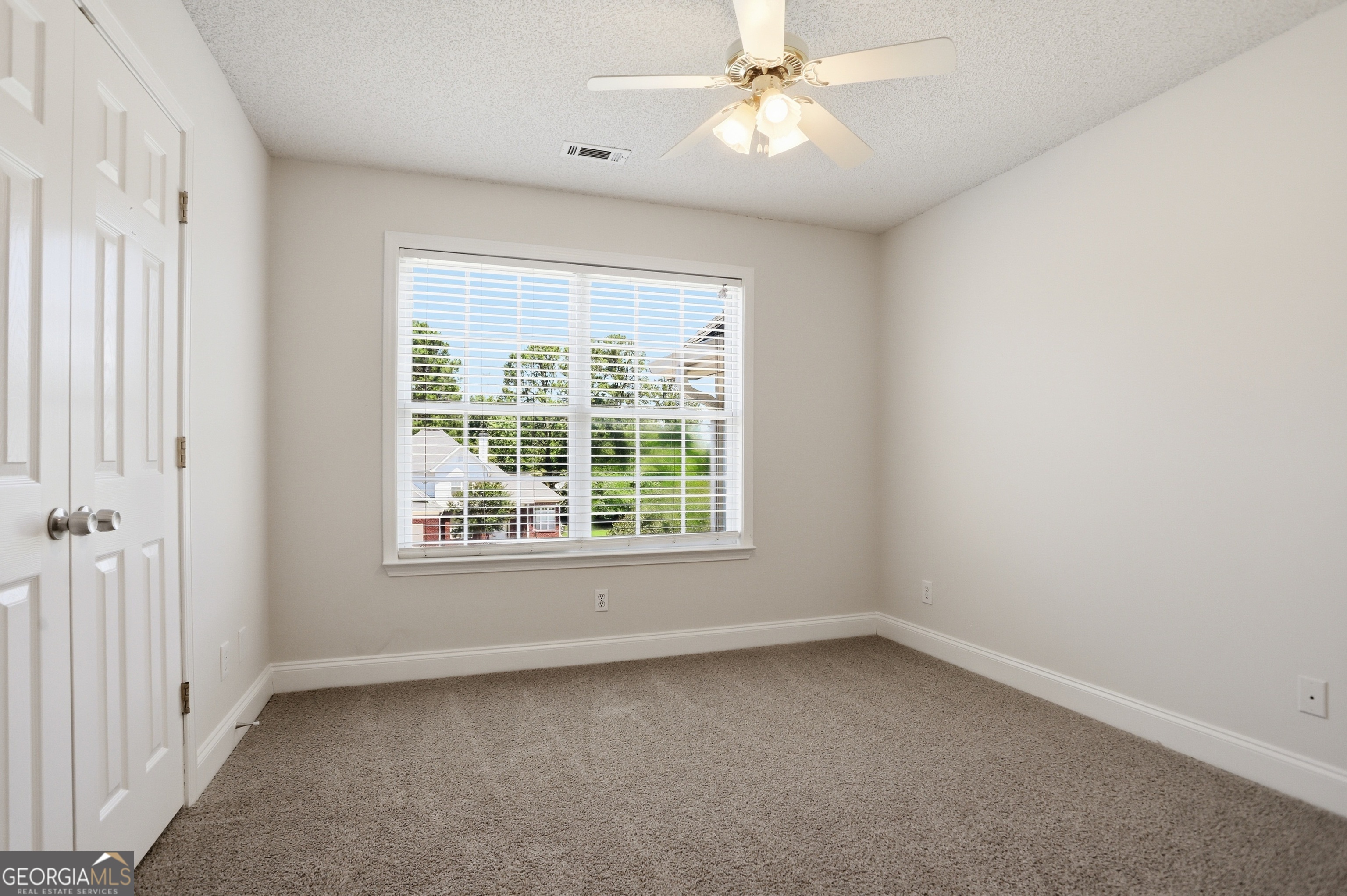 640 Autumn Leaf Circle Property Photo 23