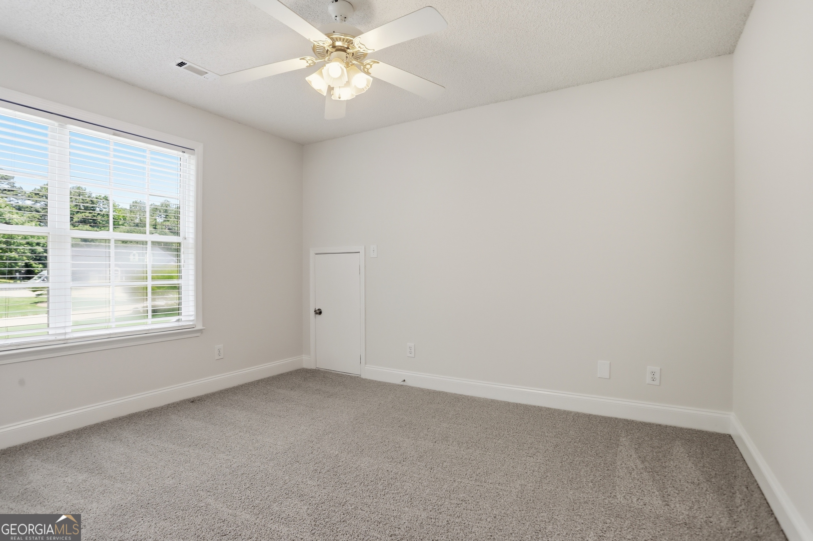 640 Autumn Leaf Circle Property Photo 25