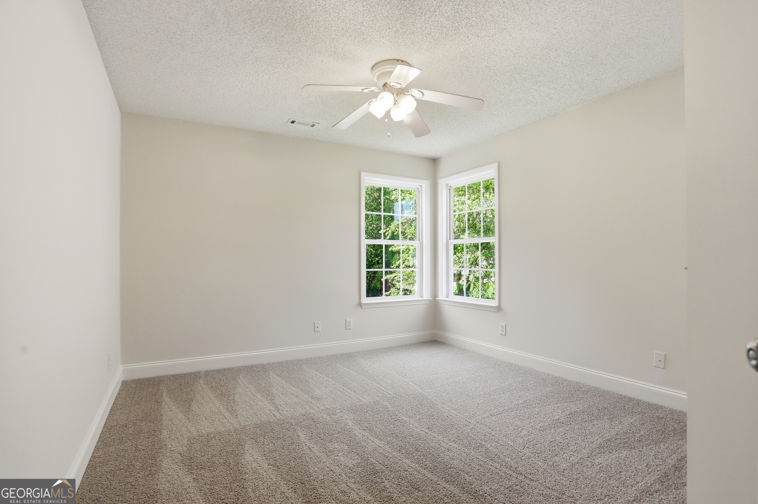640 Autumn Leaf Circle Property Photo 27