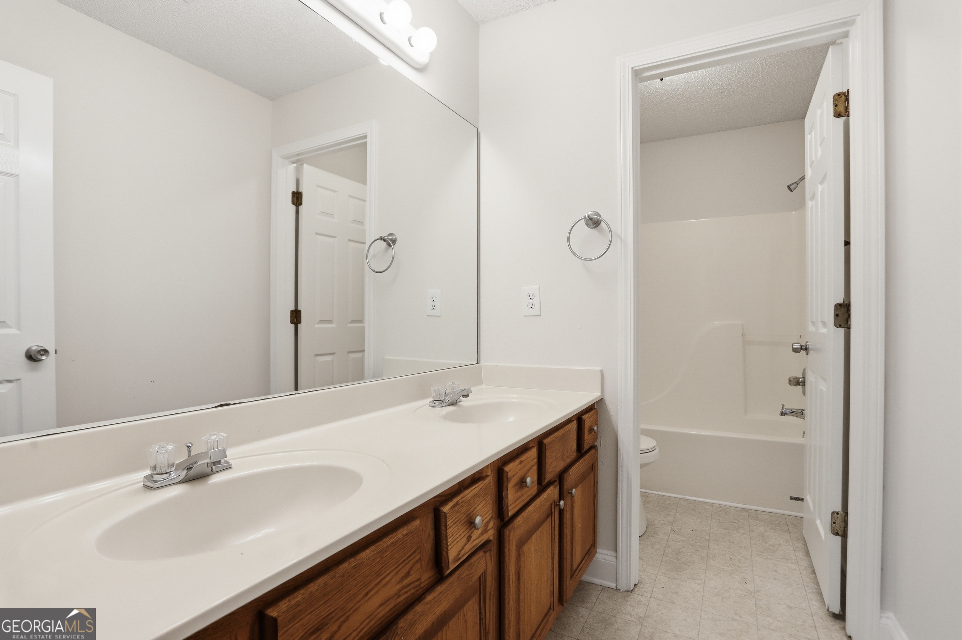640 Autumn Leaf Circle Property Photo 33