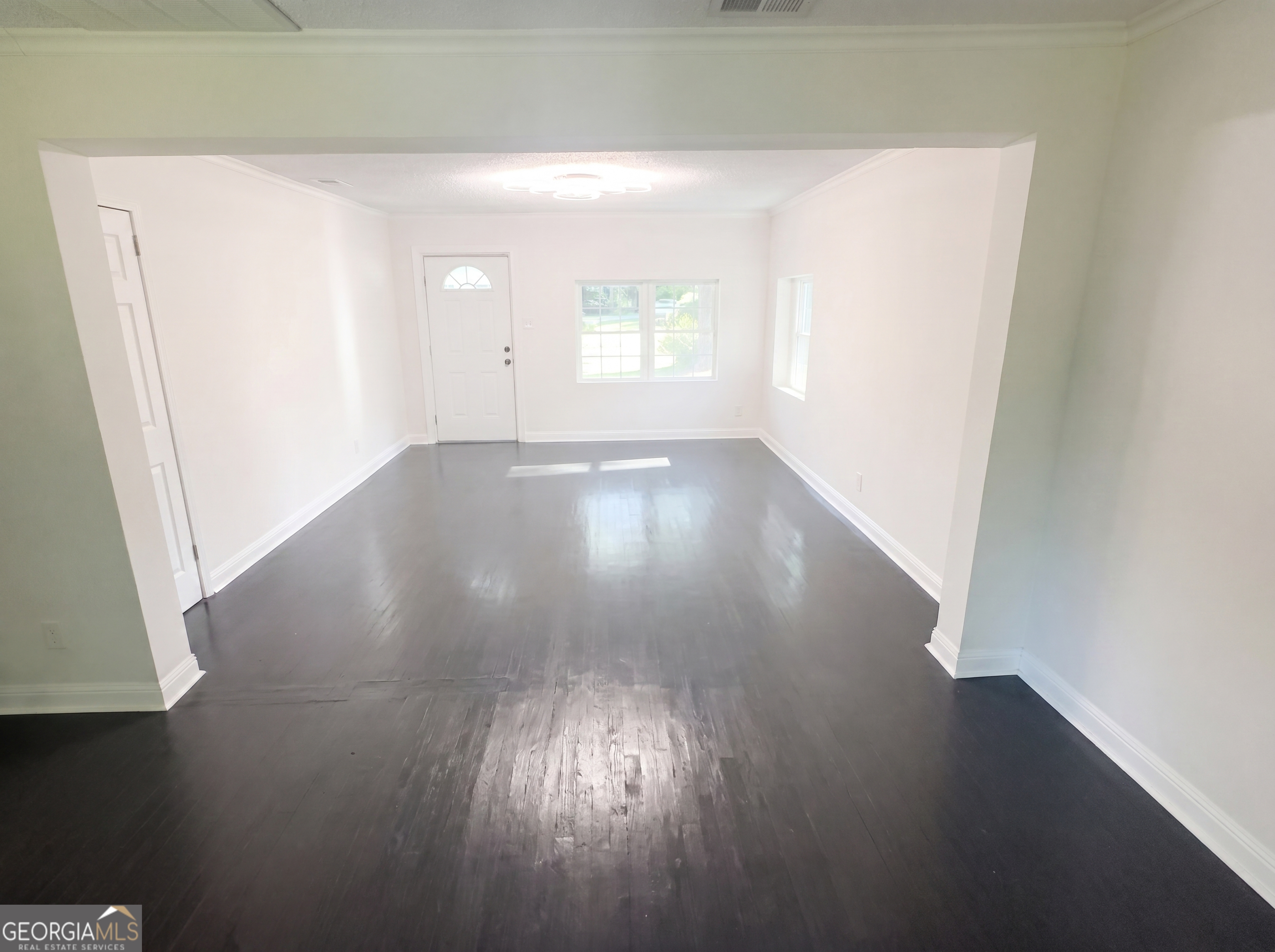 601 Community Drive Property Photo 3