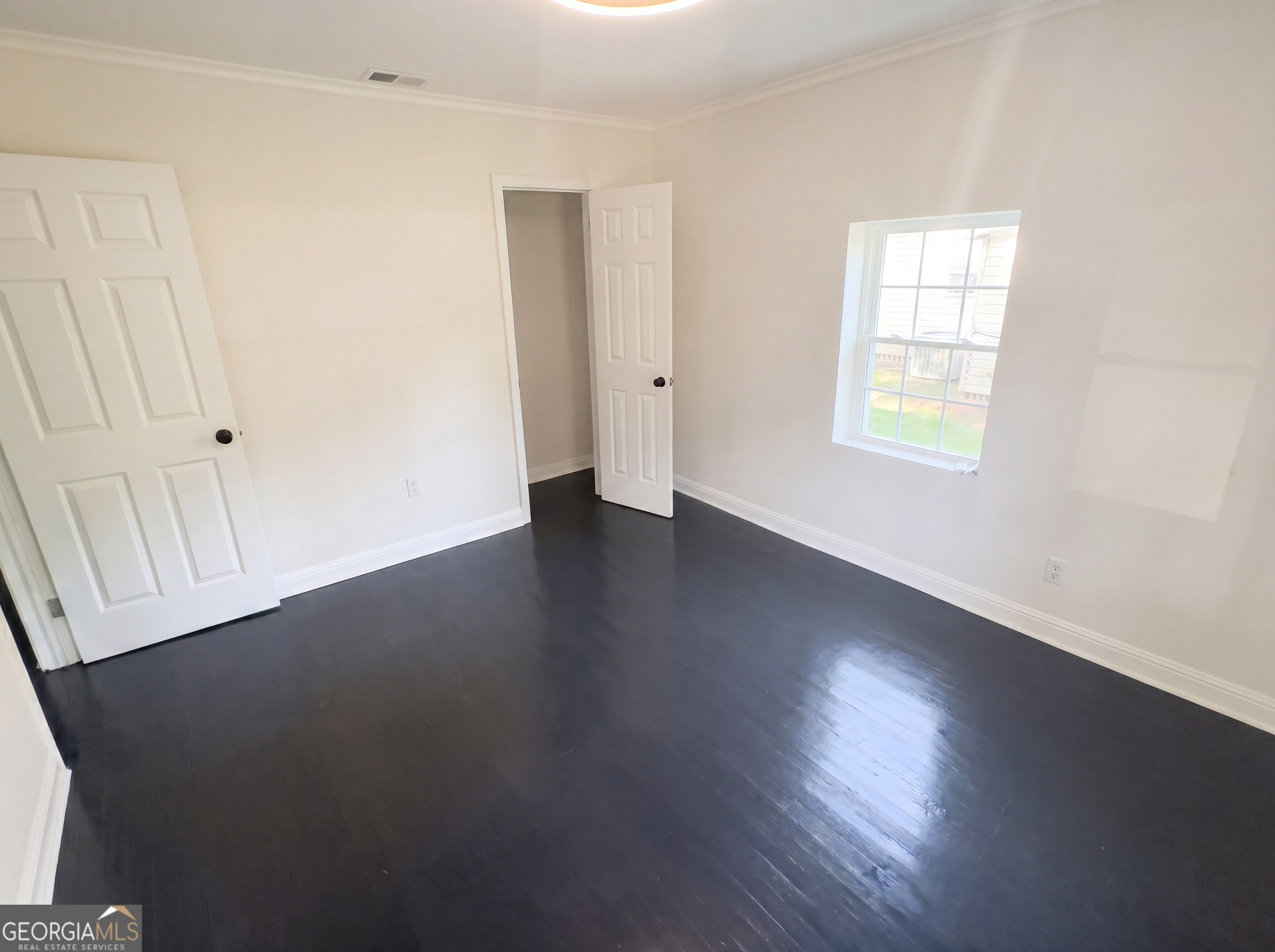 601 Community Drive Property Photo 10