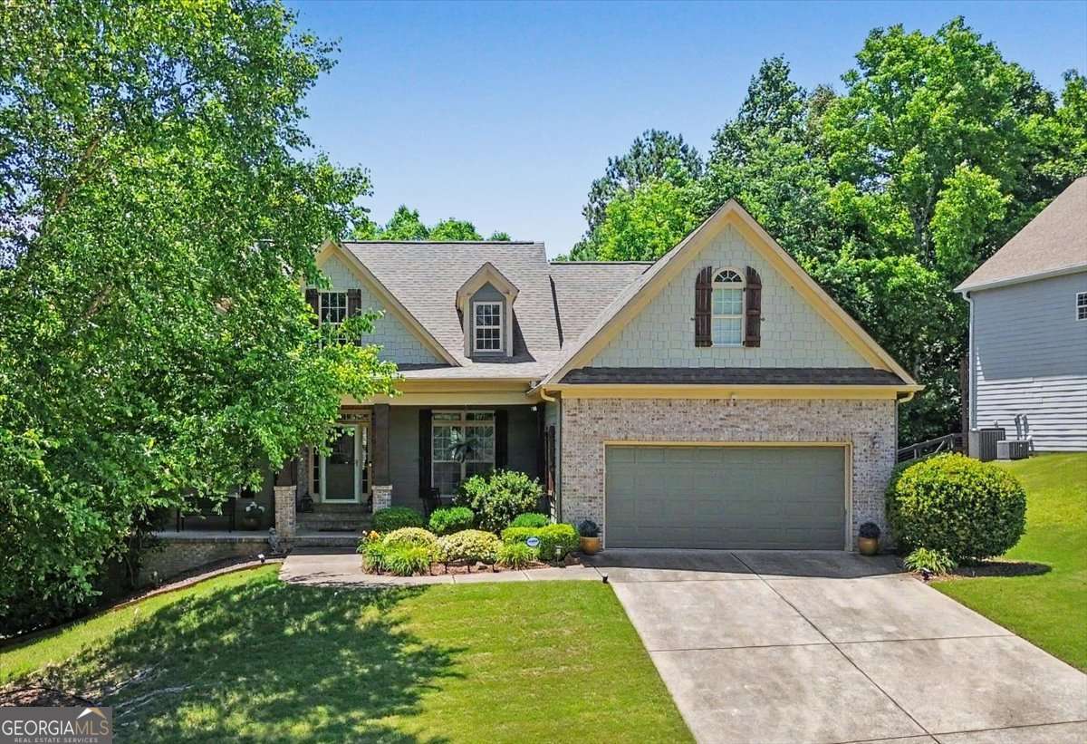 27 Roberson Drive NE Property Photo 1