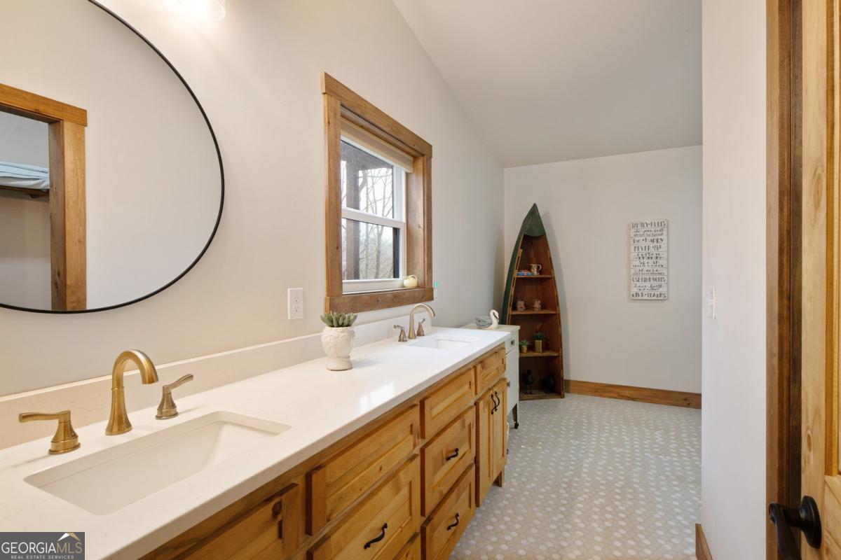 642 Crabapple Drive Property Photo 8