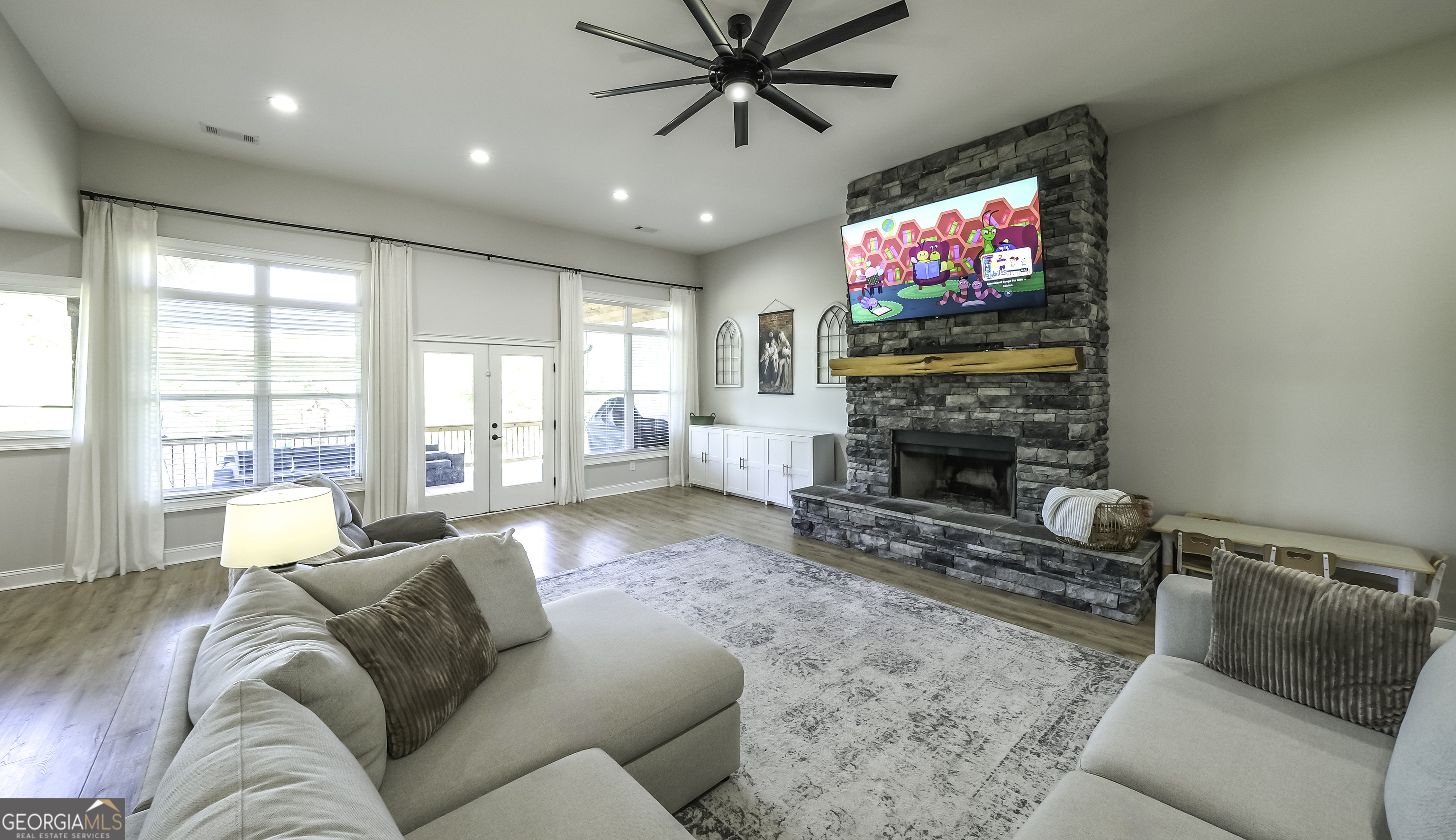2392 Welcome Road Property Photo 14