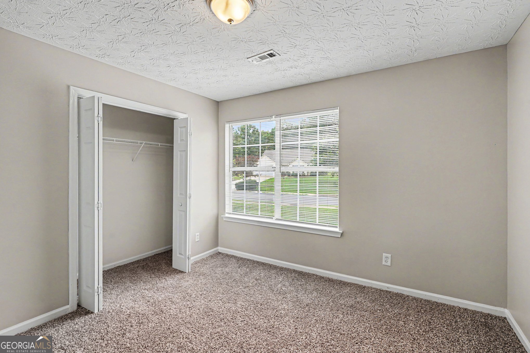 35 Arnold Way Property Photo 13