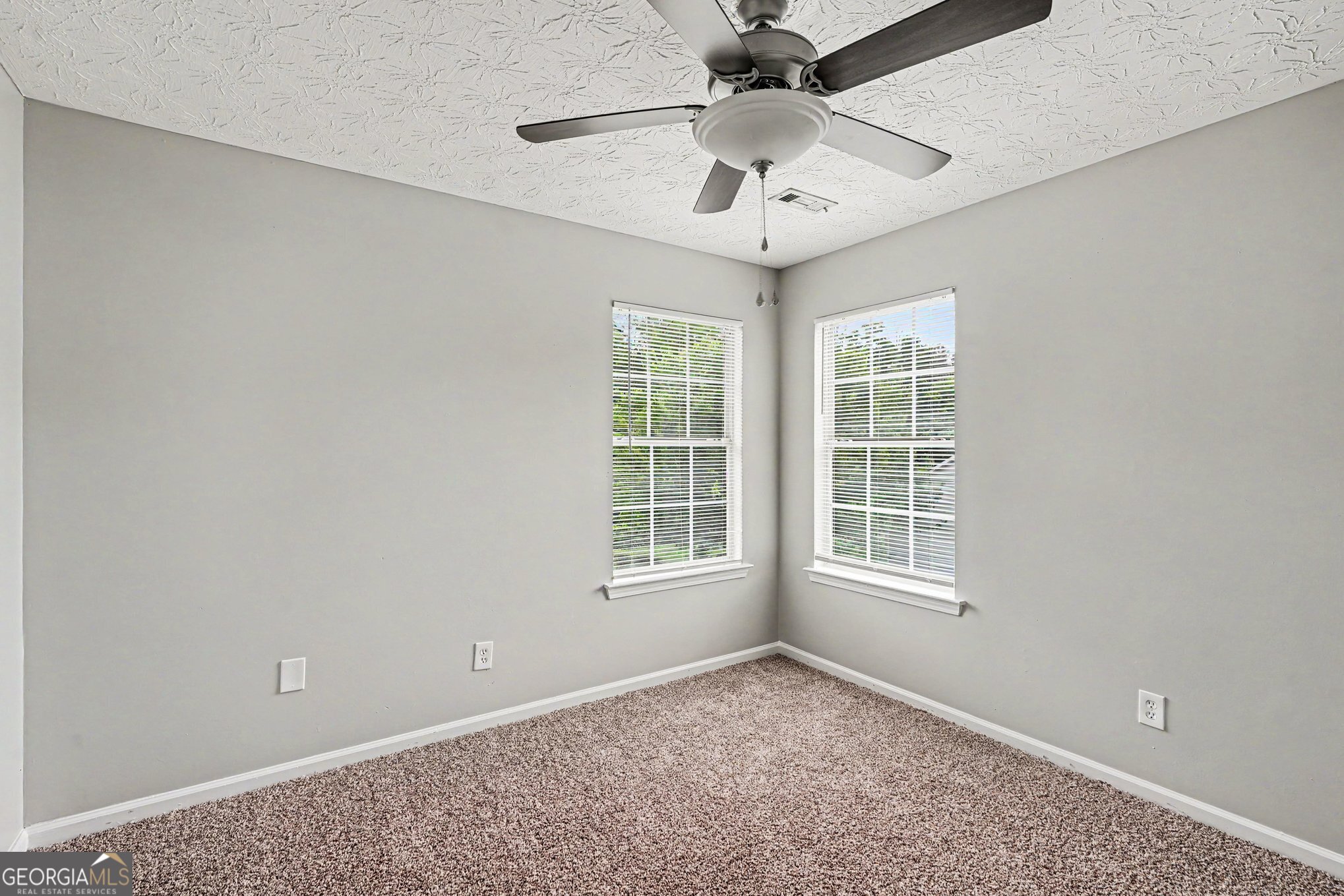 35 Arnold Way Property Photo 16