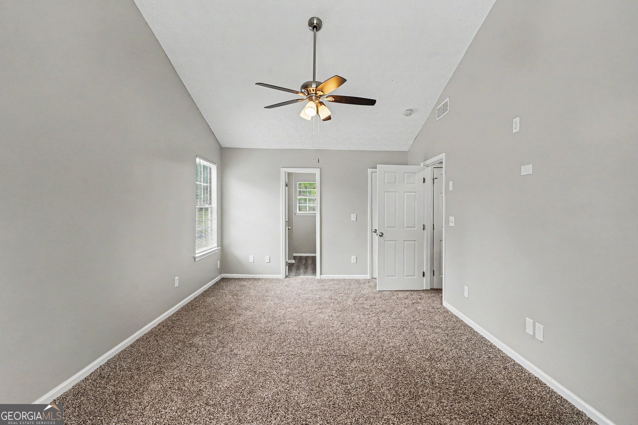35 Arnold Way Property Photo 18