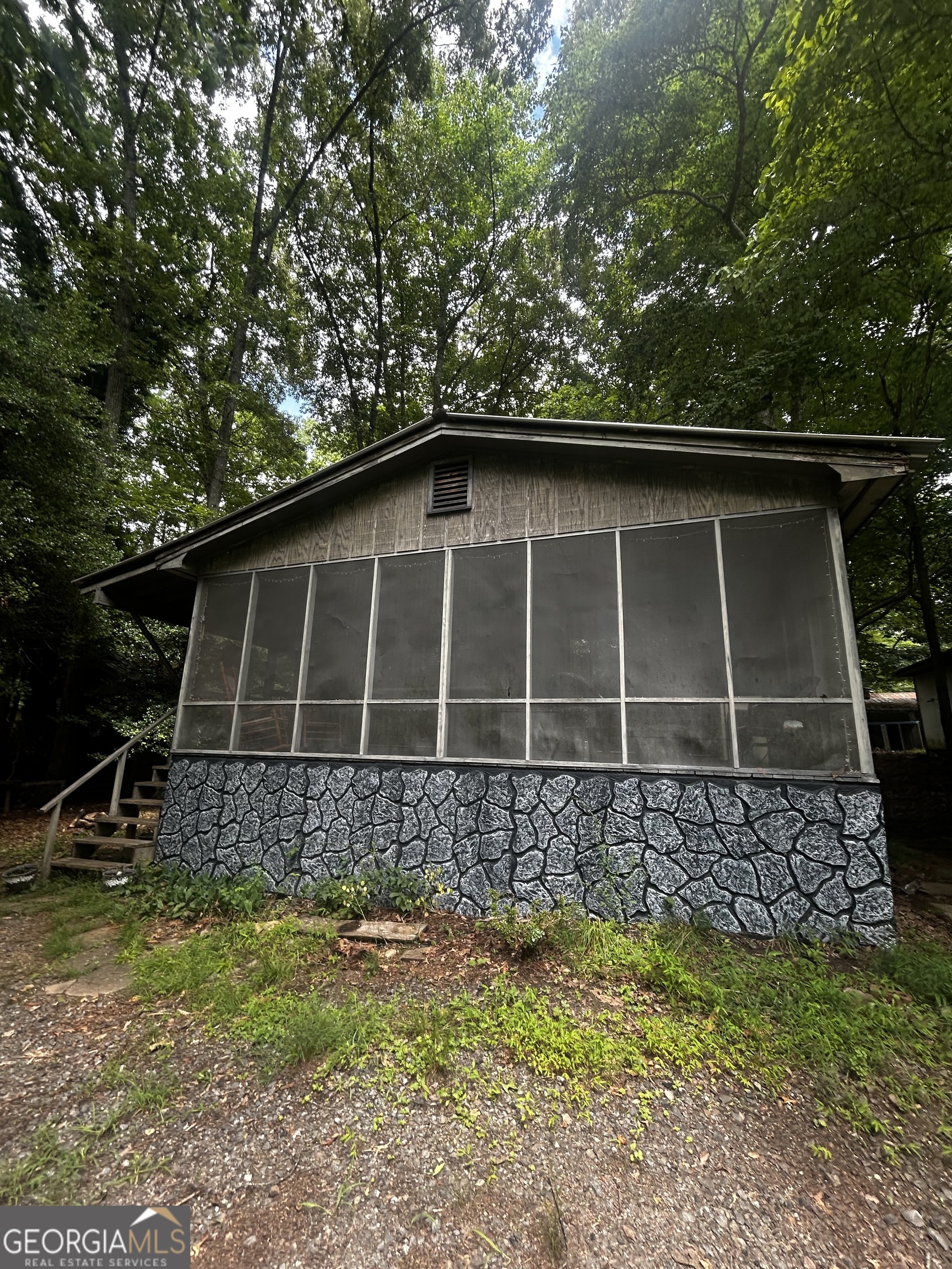 670 Ruby Lake Drive Property Photo 2