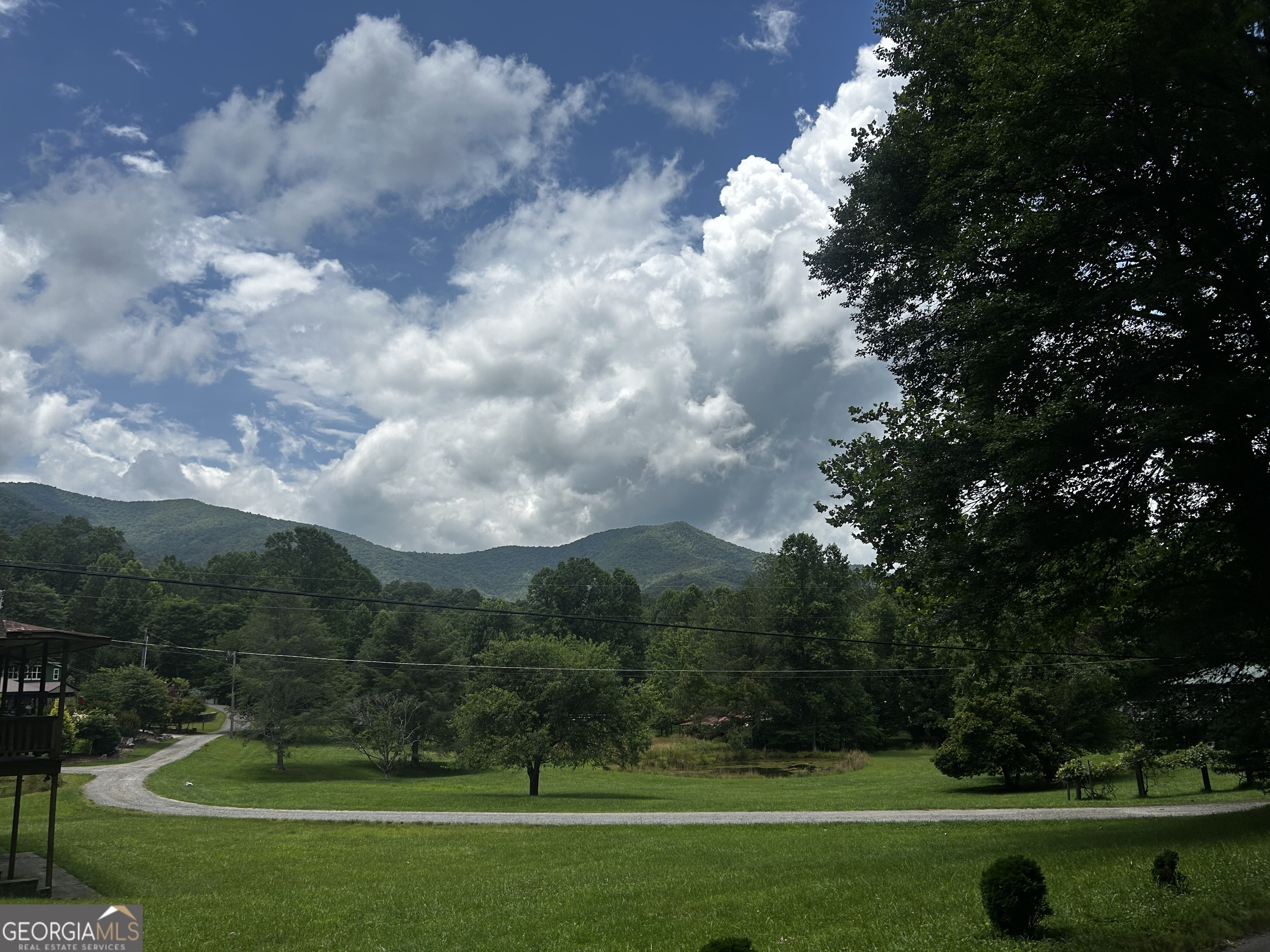 670 Ruby Lake Drive Property Photo 3